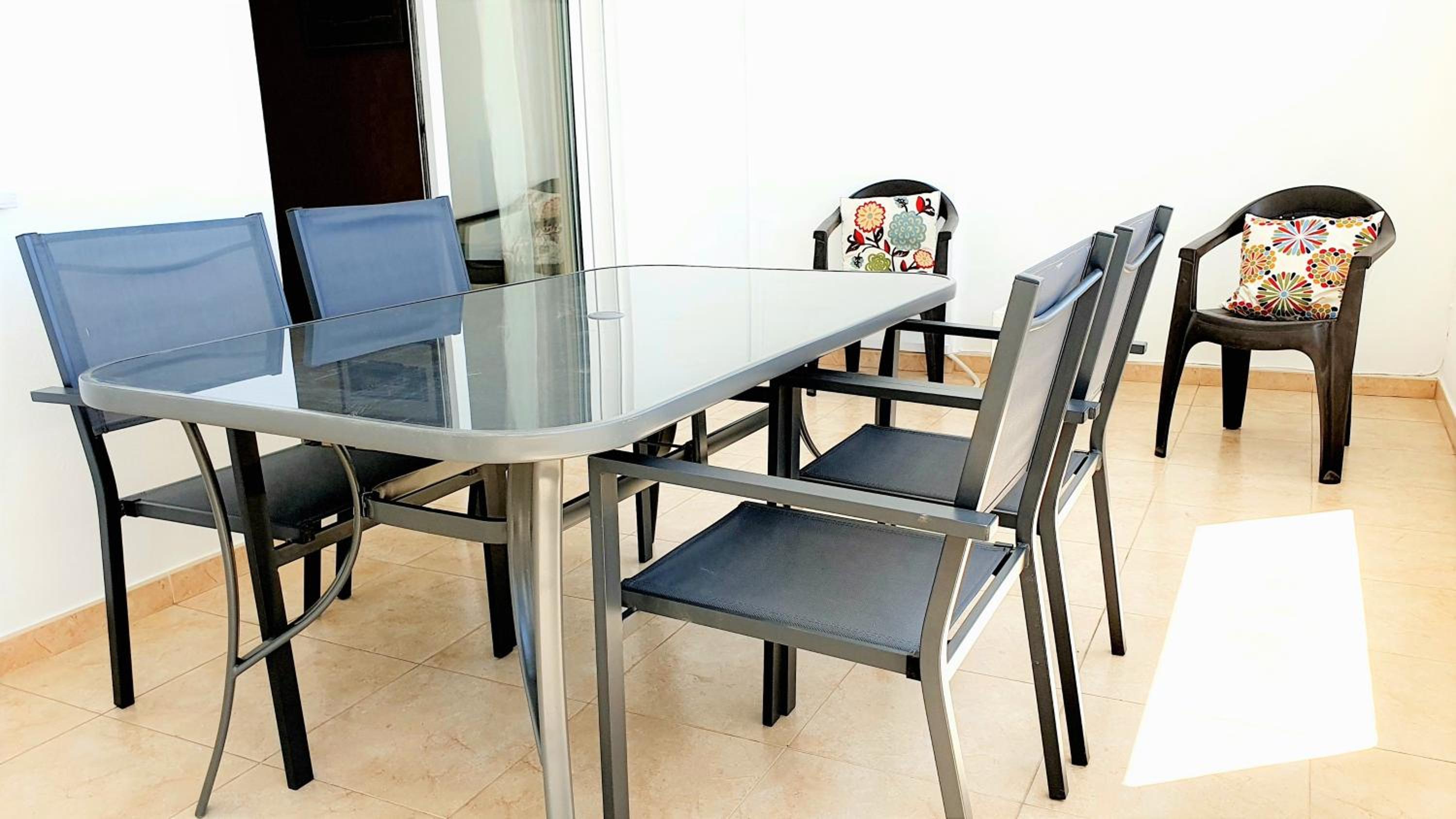 Quarteira Beach Vacation: 2BR steps to the sand view 4