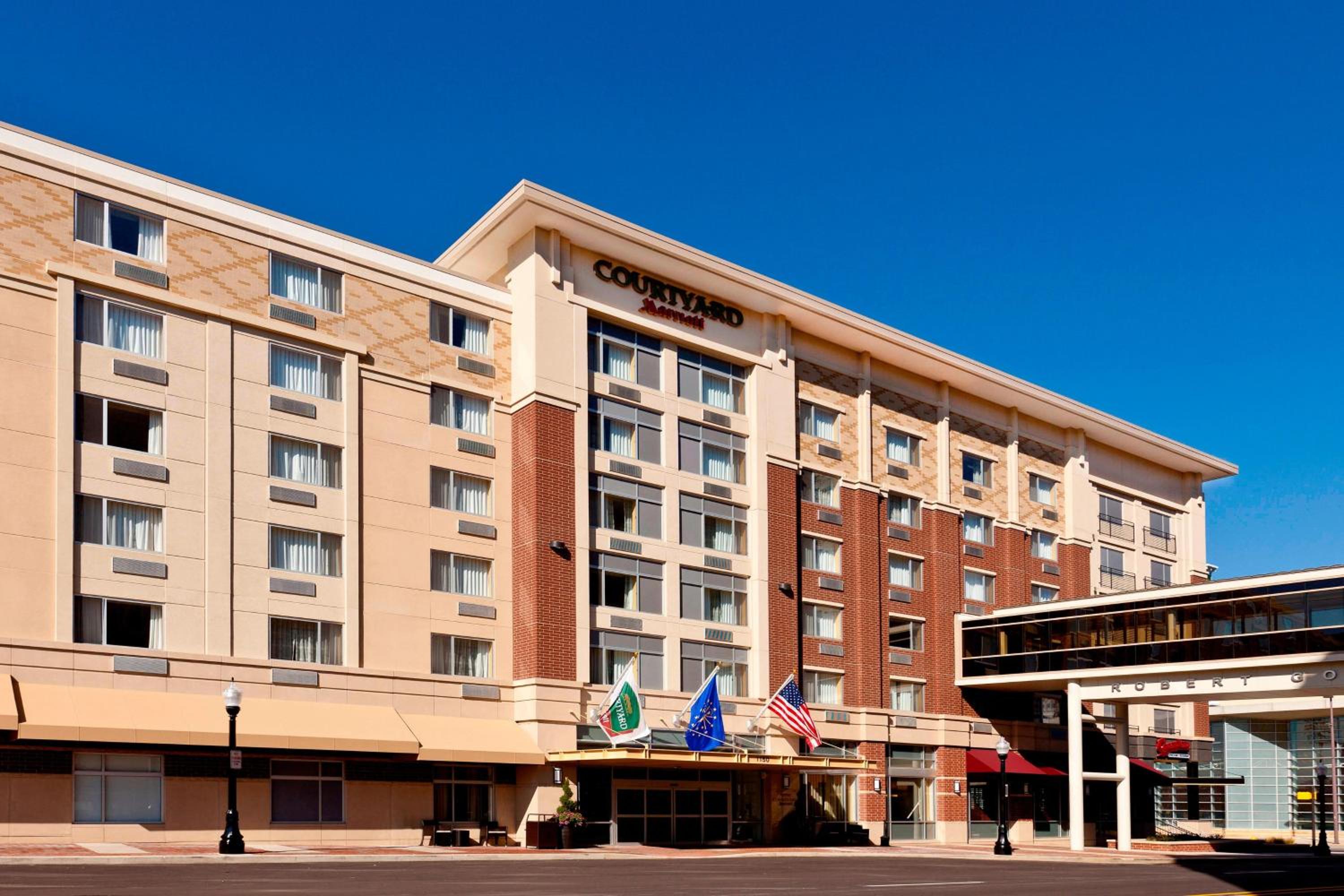 Fort Wayne Vacations - Courtyard Fort Wayne Downtown at Grand Wayne Convention Center - Property Image 26