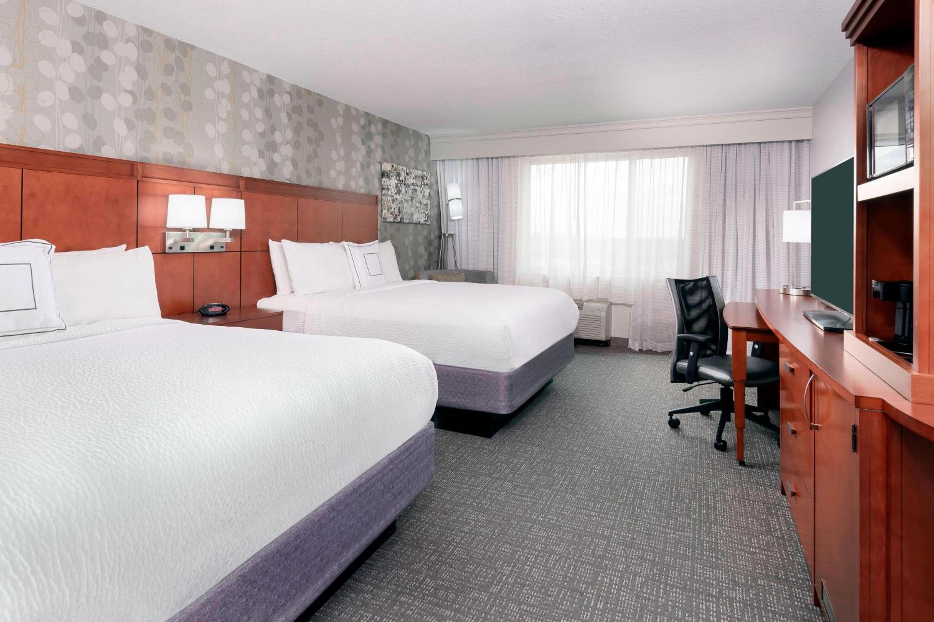 Fort Wayne Vacations - Courtyard Fort Wayne Downtown at Grand Wayne Convention Center - Property Image 22
