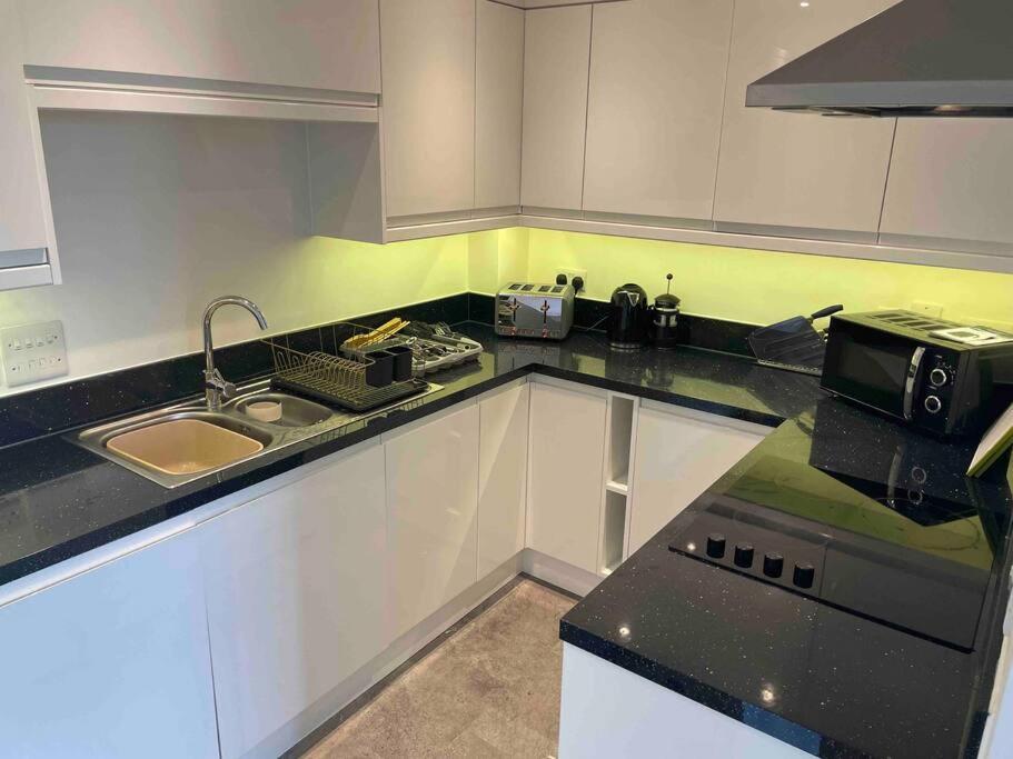 2 Bed city centre flat view 2