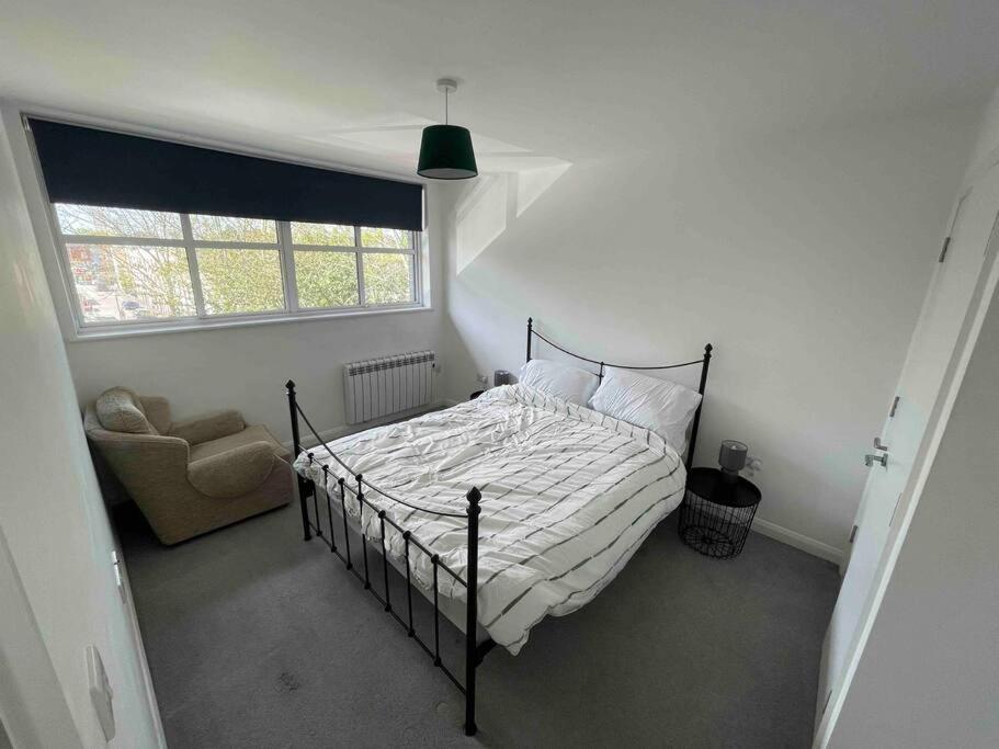 2 Bed city centre flat view 4