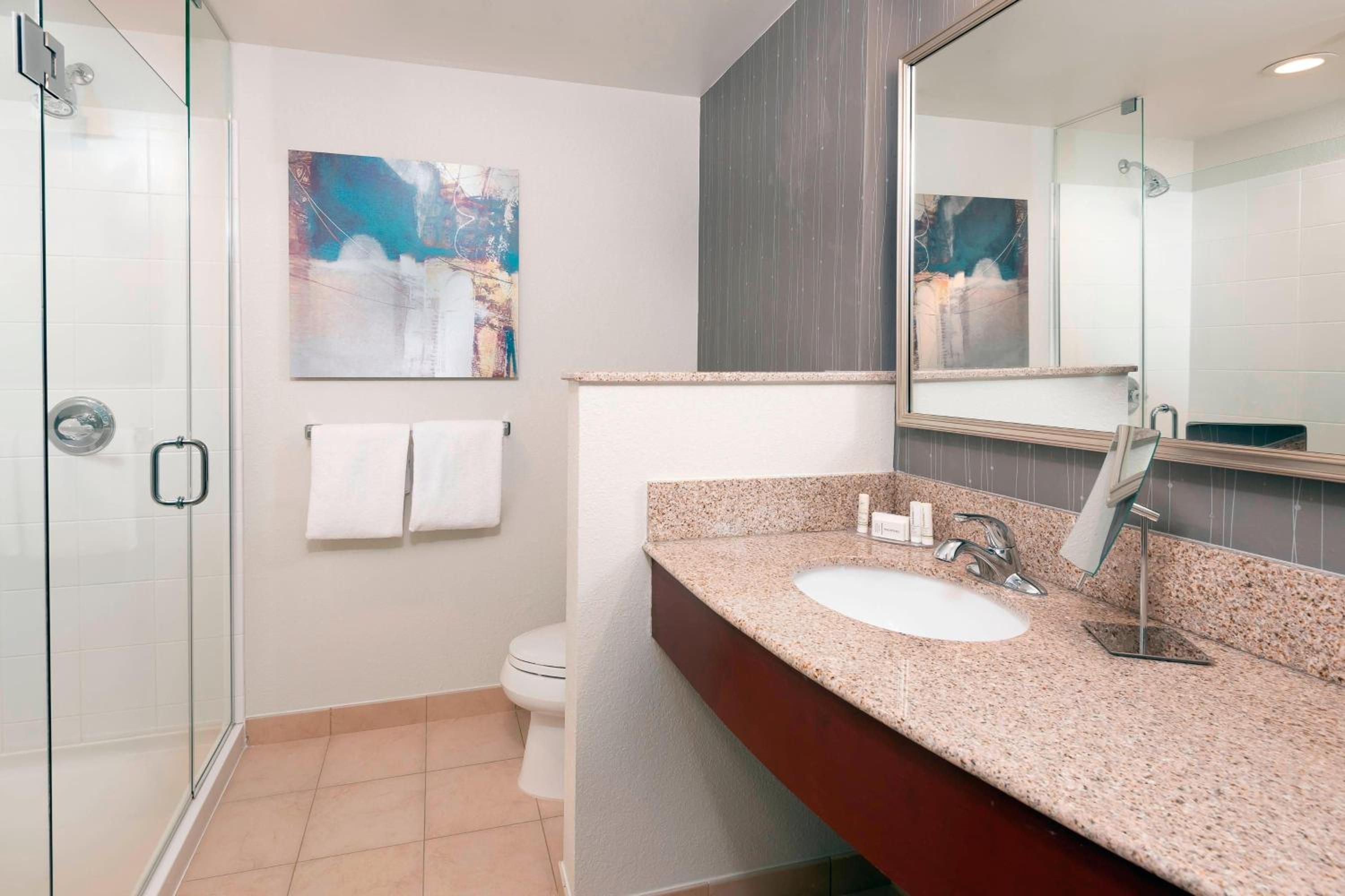 Fort Wayne Vacations - Courtyard Fort Wayne Downtown at Grand Wayne Convention Center - Property Image 3