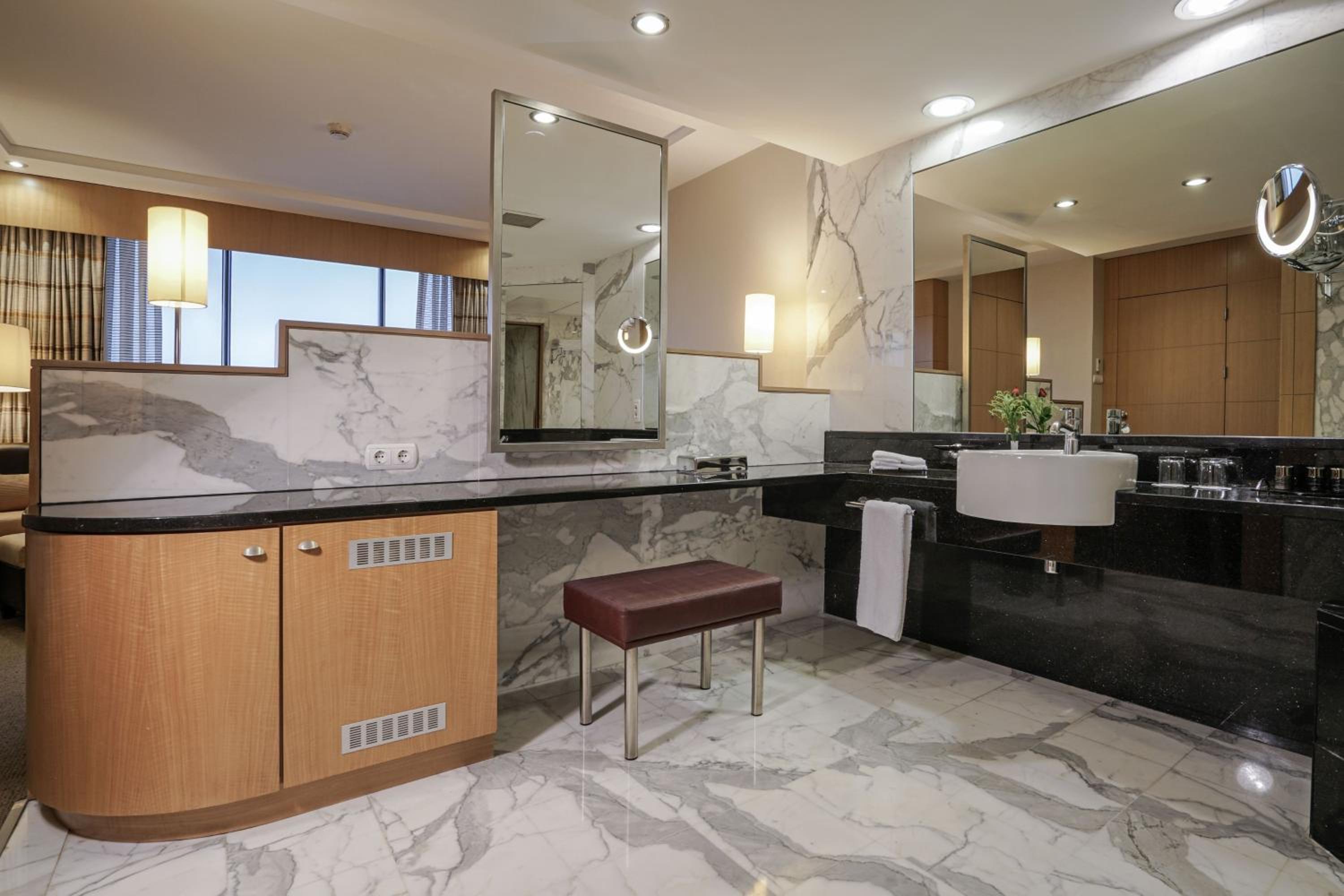 Lugal, A Luxury Collection Otel - Image 52