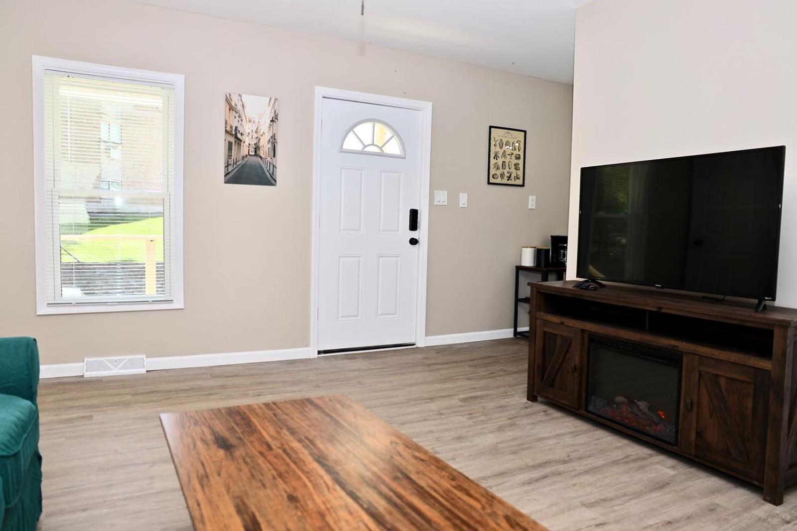 Lincoln, 1 Bedroom House near Xavier & Downtown view 3