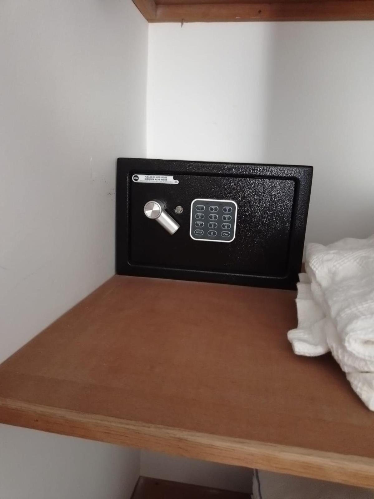Chic Beach Apartment - 3 min to the Beach view 5