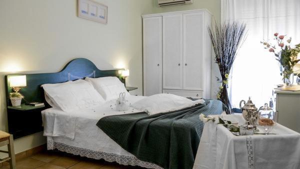 Terre del Sud en Locri — hotel room