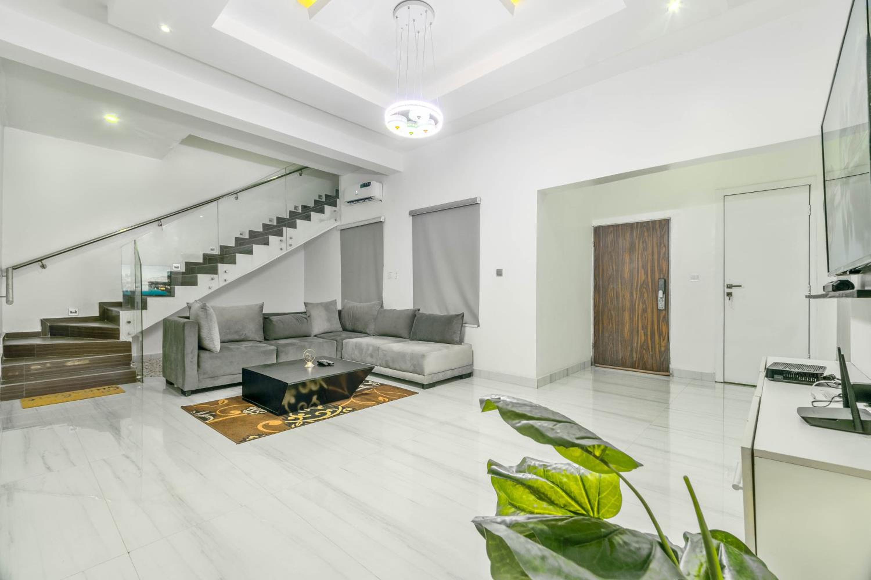 Gorgeous Short-let Apartment Lekki view 2