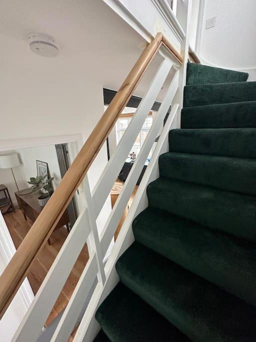 Stylish Unique 3 Bedroom House Hastings