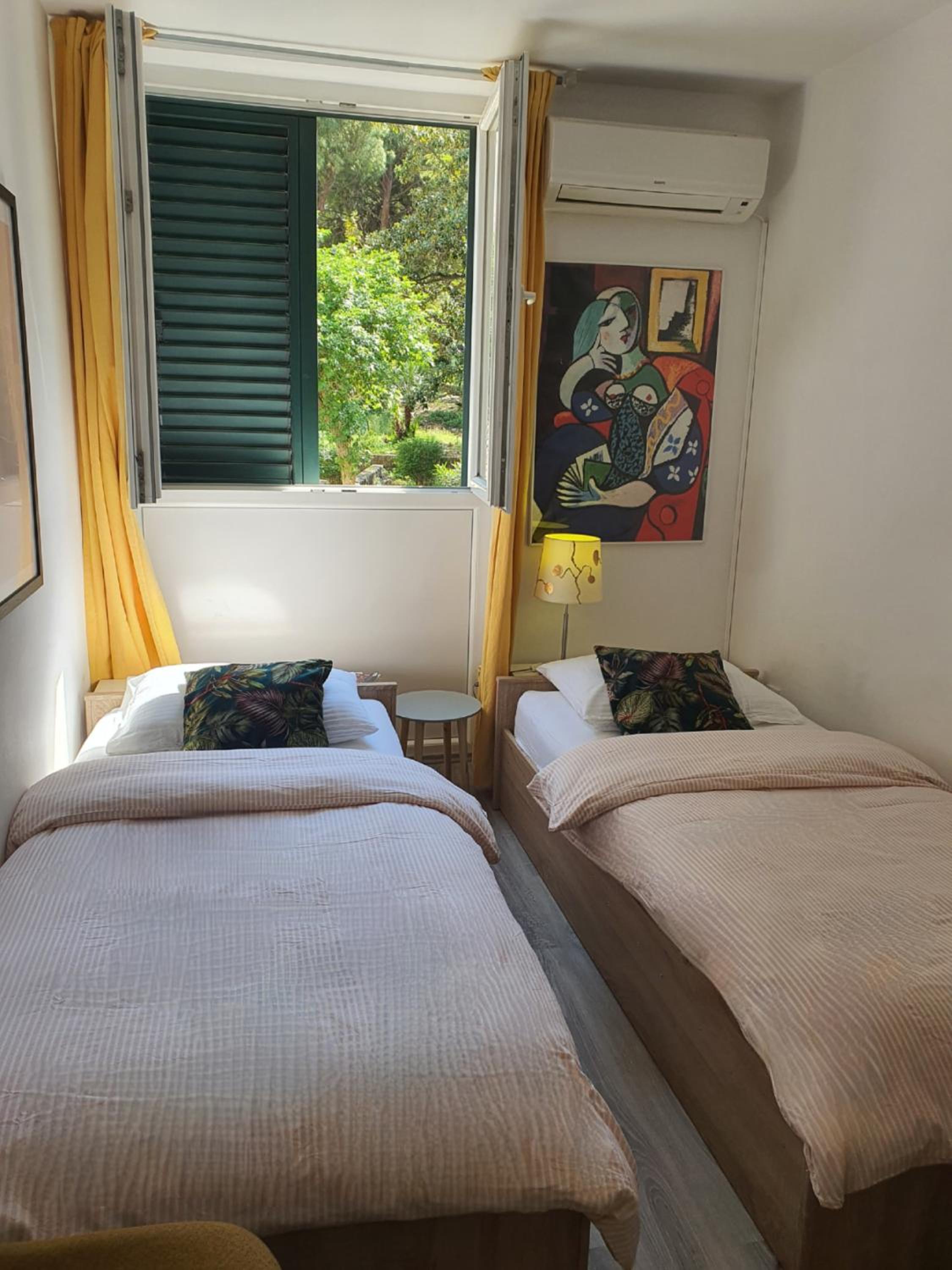 Batala1-City marina apartment with secured private parking