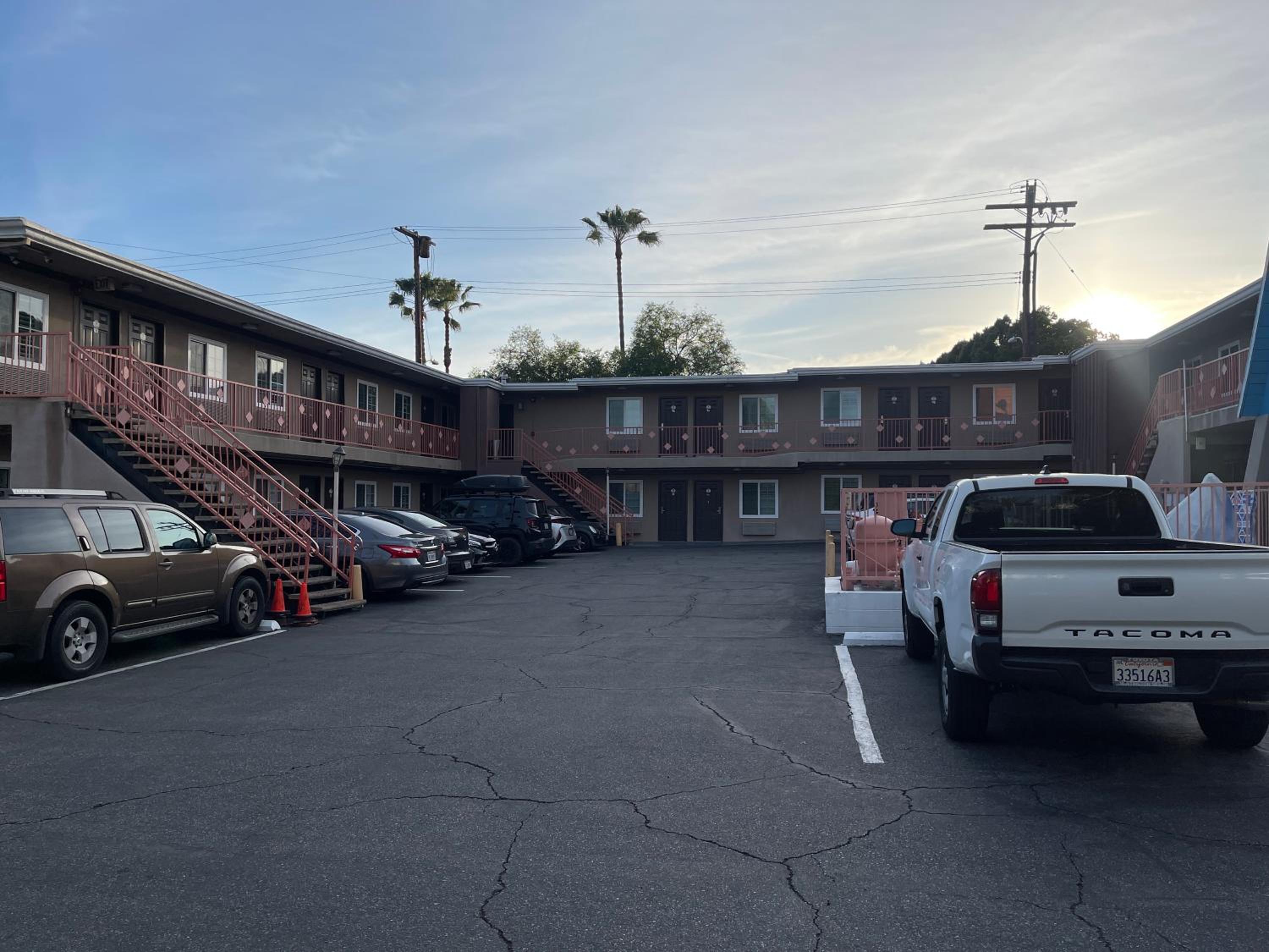 La Casa Inn 5