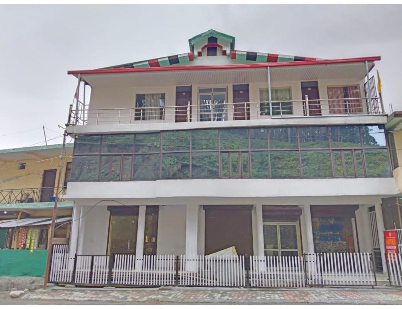 Hotel Amandeep Galaxy, Barkot view 3