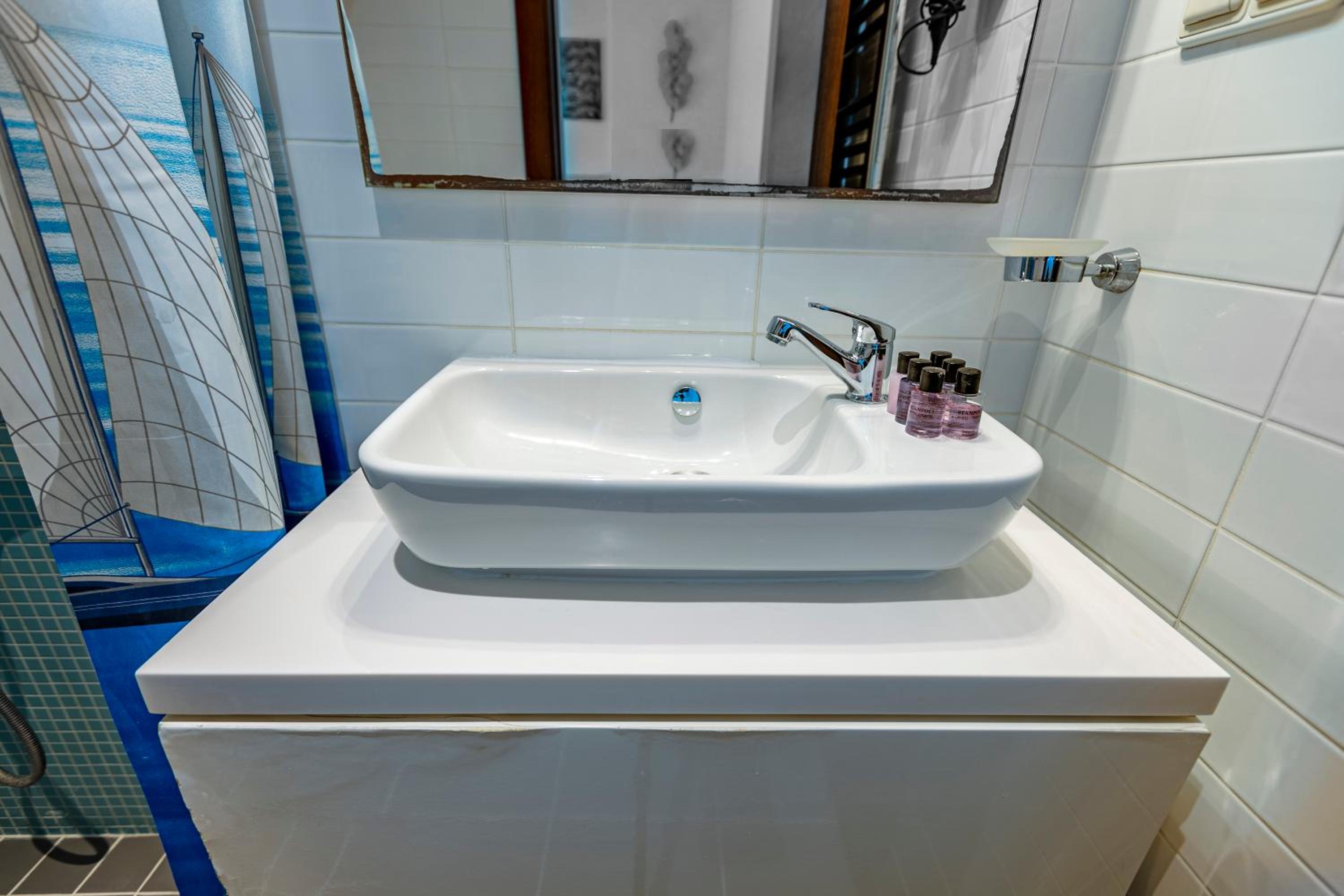 Stanpoli Hostel - Image 51