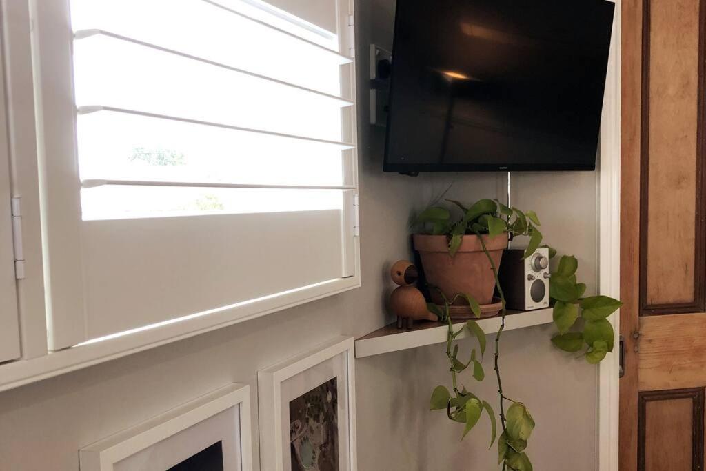 Limeburners Loft Geelong - Walk to CBD Waterfront Hospitals