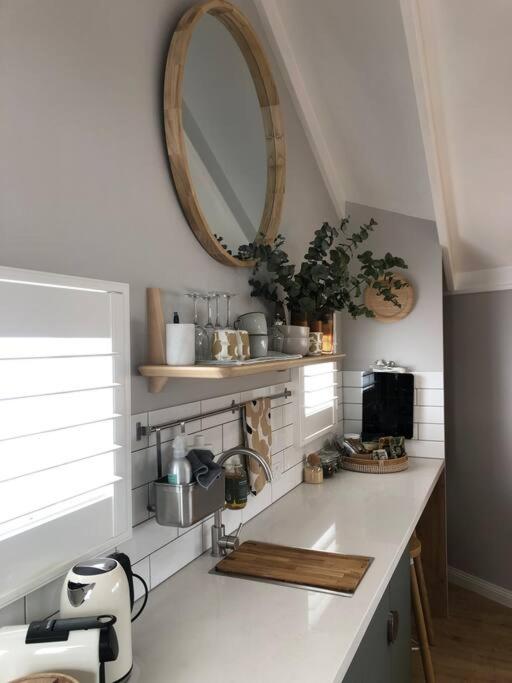 Limeburners Loft Geelong - Walk to CBD Waterfront Hospitals