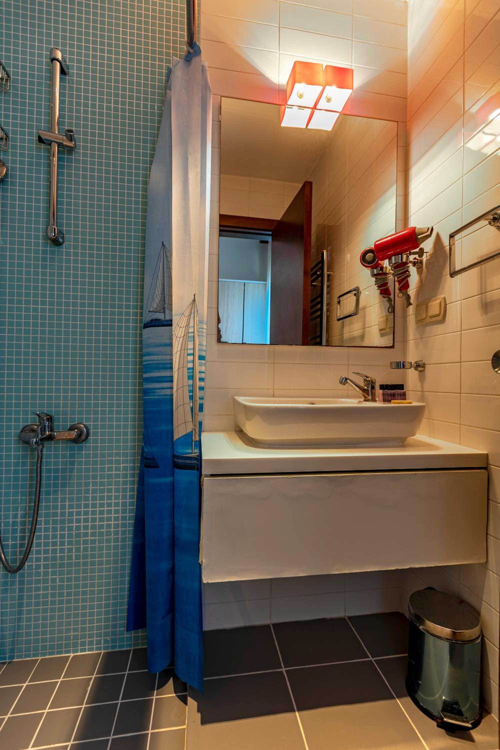 Stanpoli Hostel - Image 15