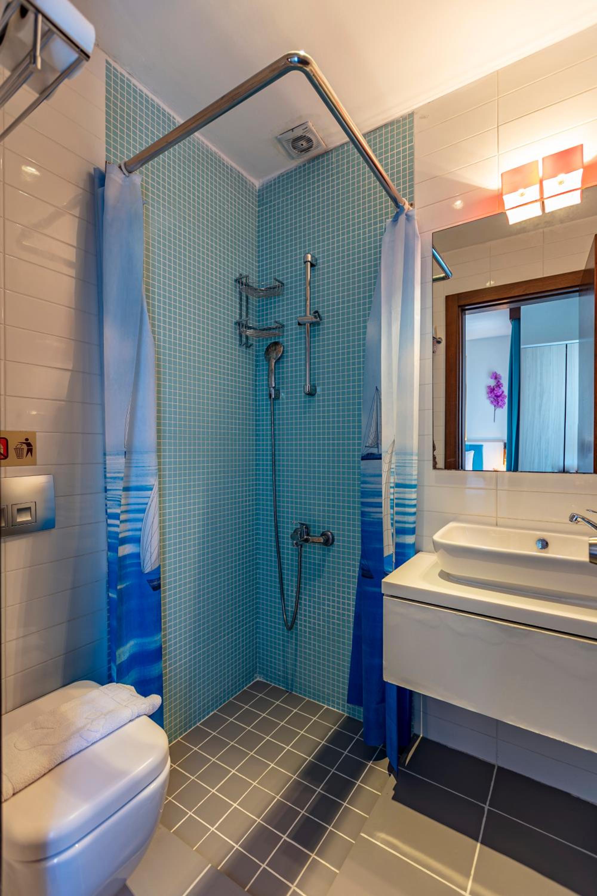 Stanpoli Hostel - Image 25