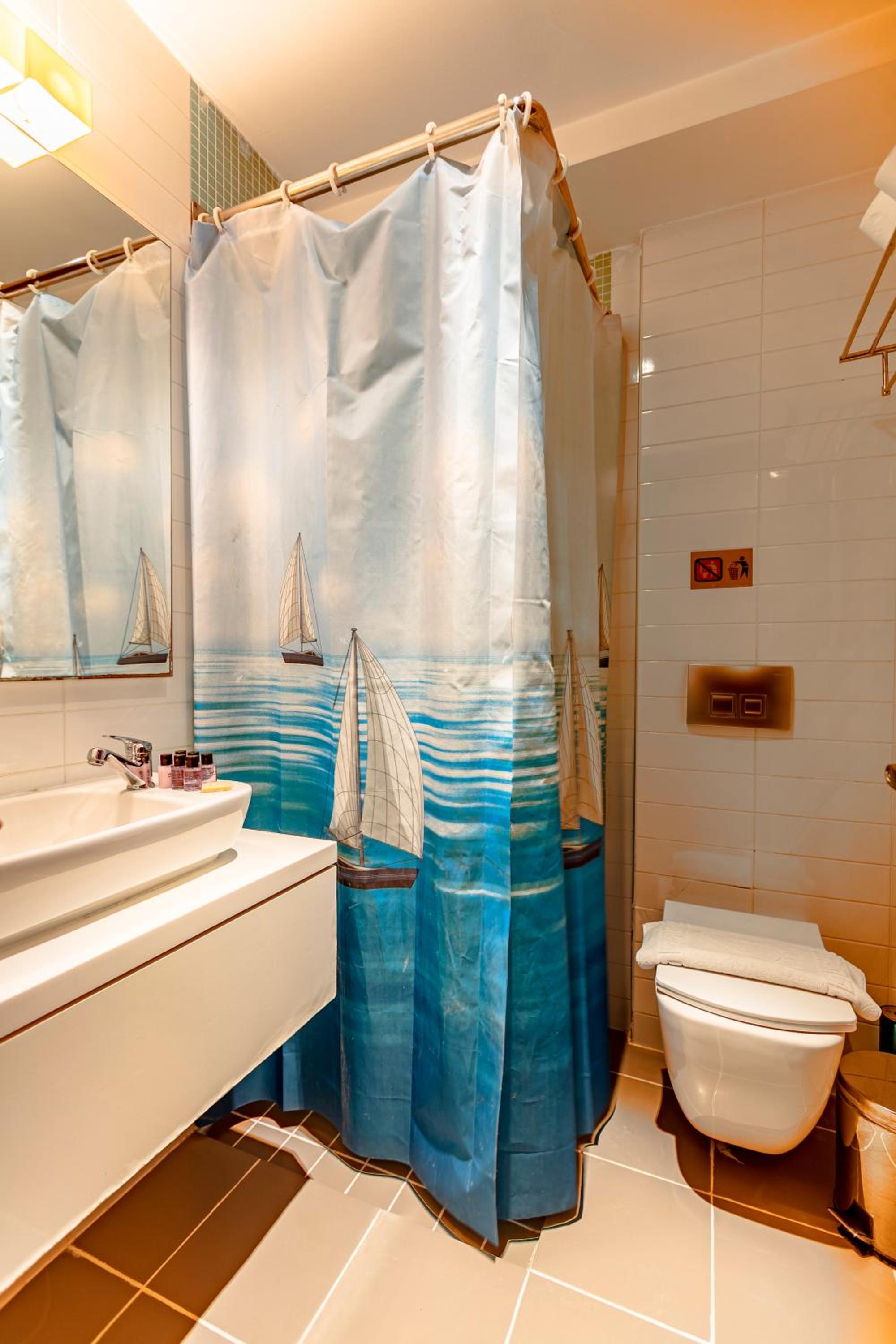 Stanpoli Hostel - Image 16