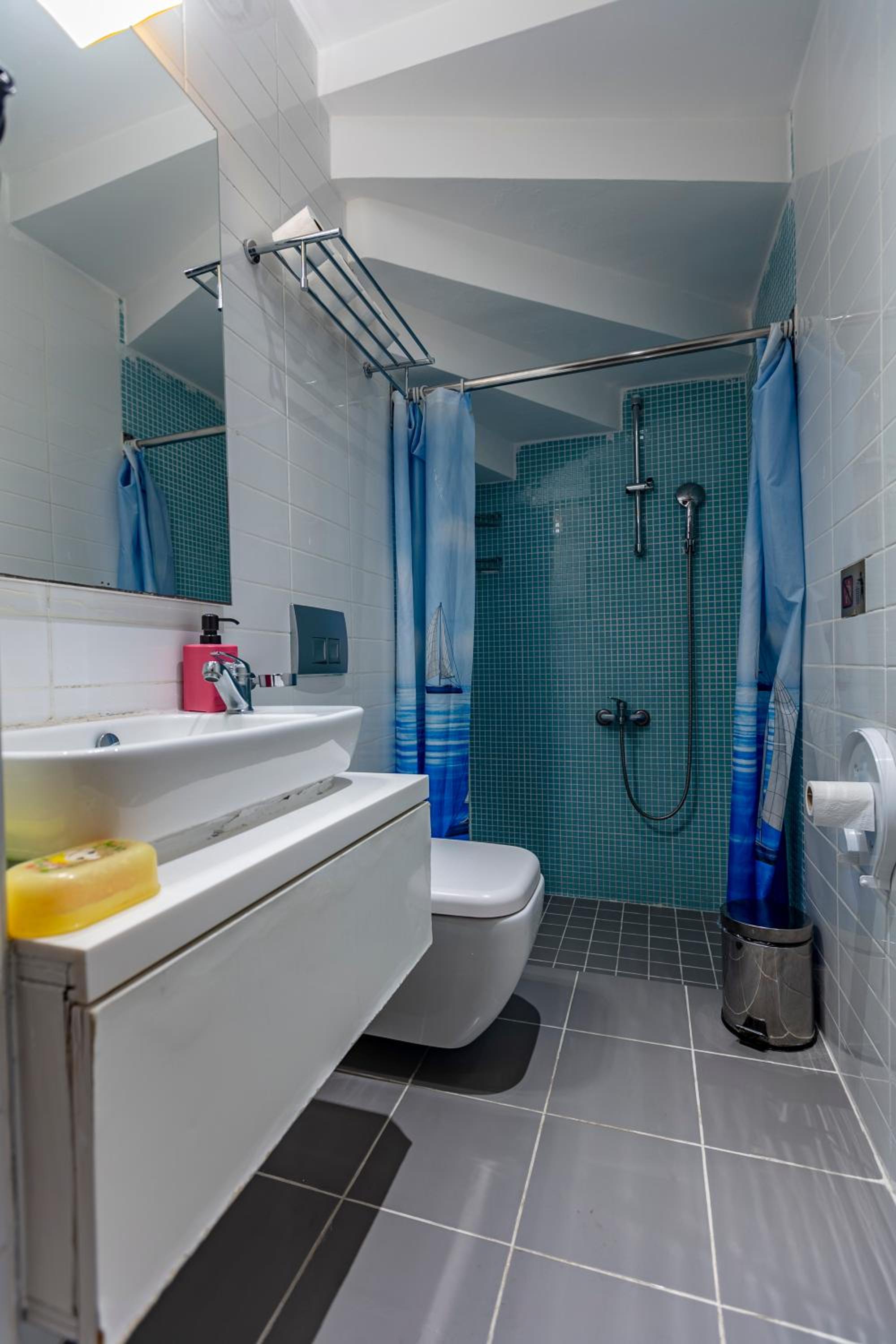 Stanpoli Hostel - Image 18