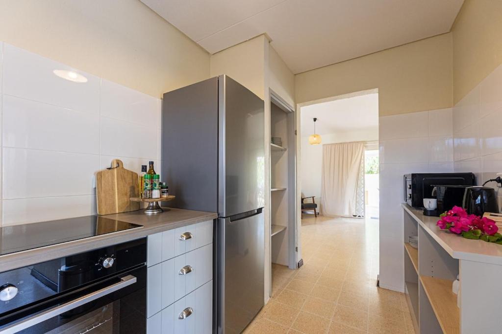 Villa Dushi Arembos, 6 persons, private pool, comfortable car, tropical garden