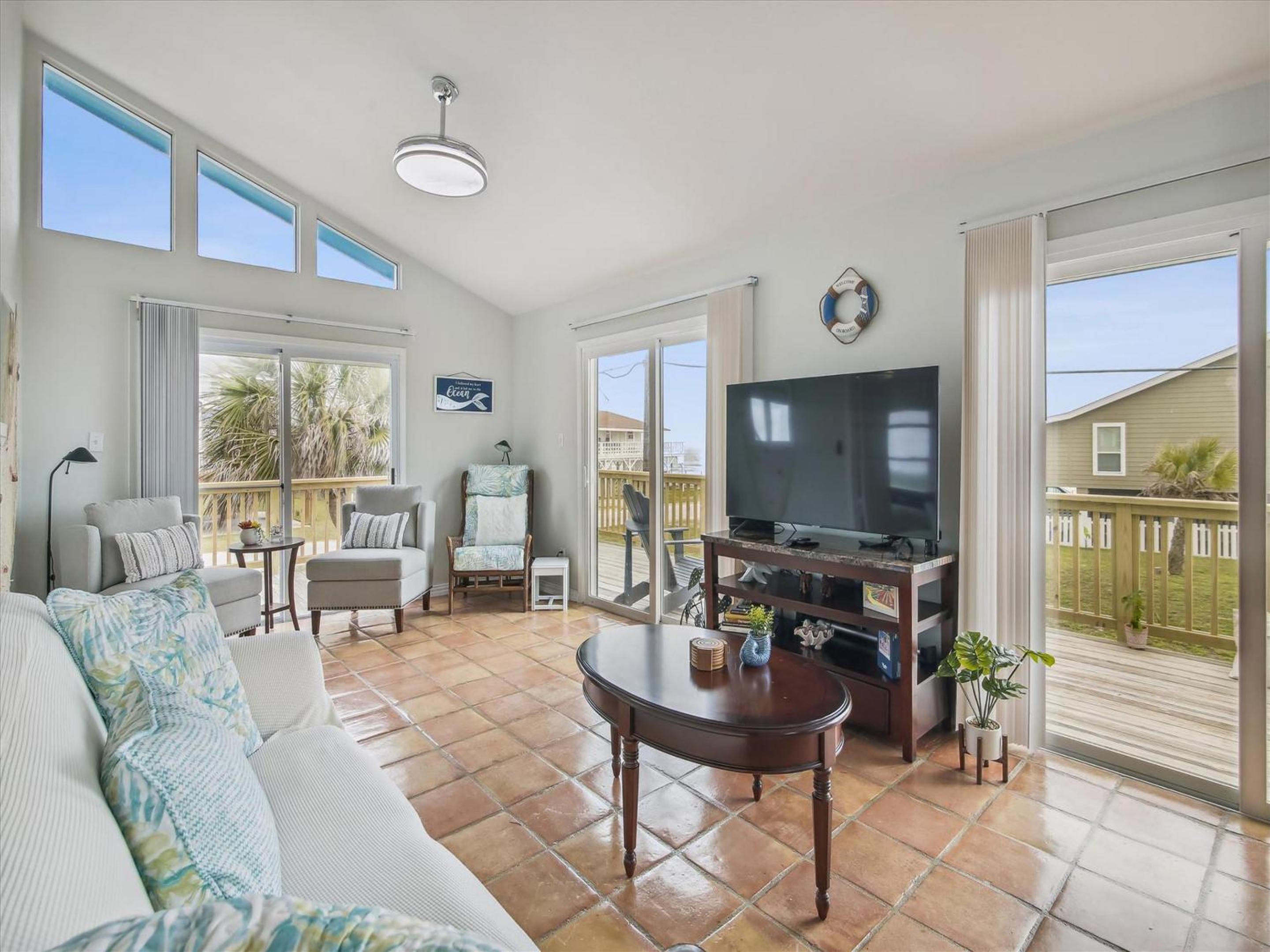Beachside Pearl view 3