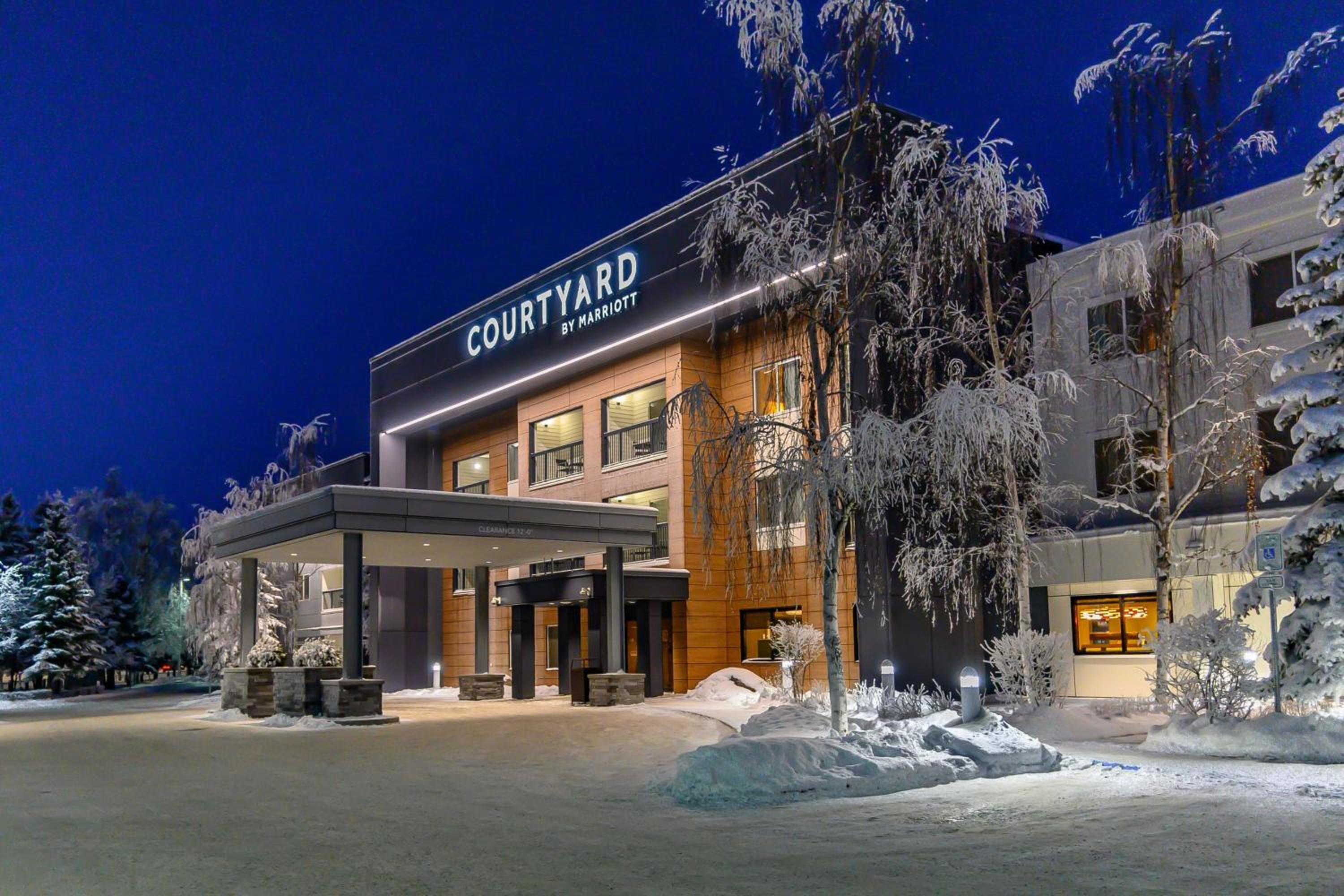 Hotel Courtyard by Marriott Anchorage Airport - Image 1