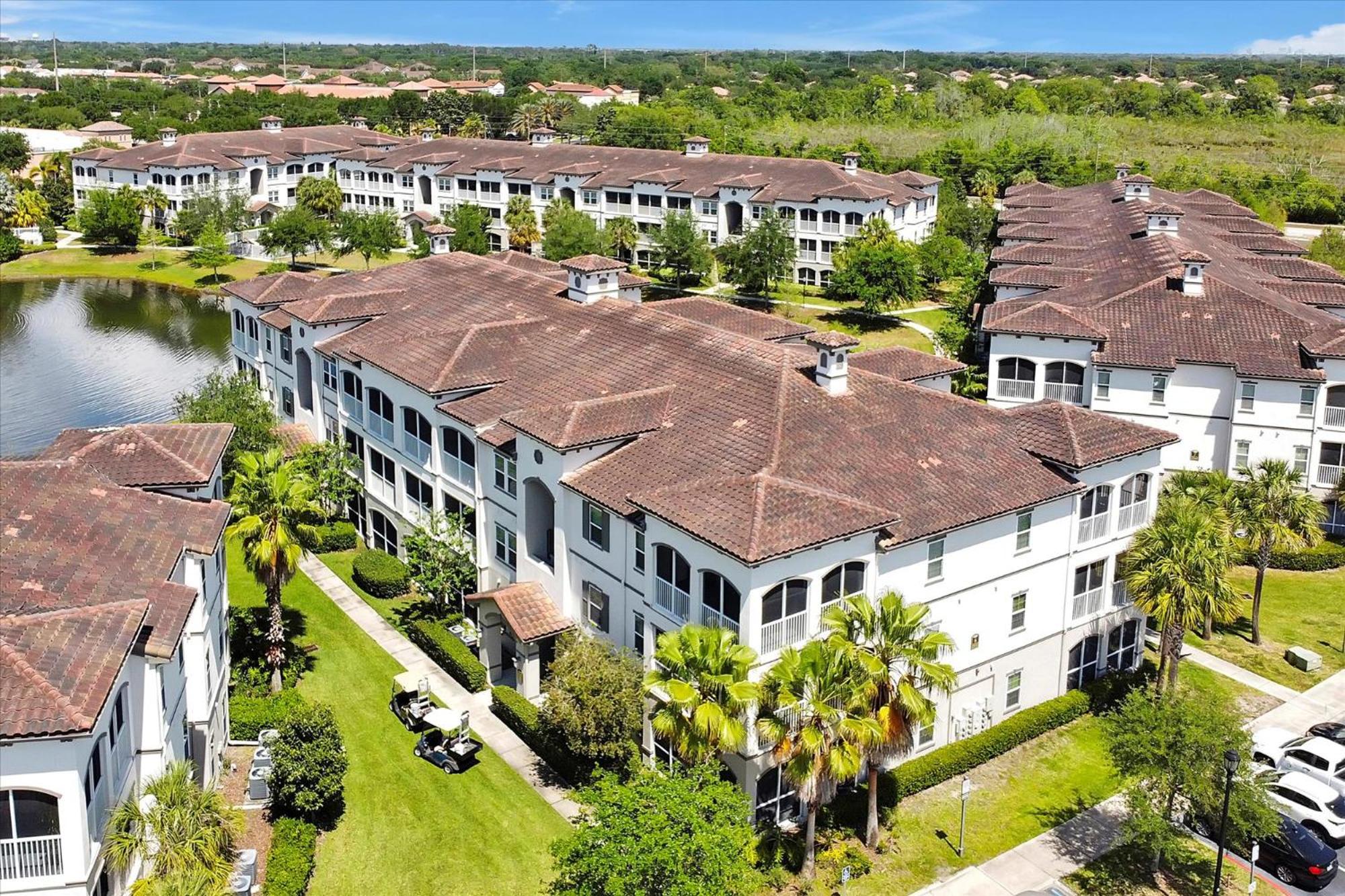 Loftly Luxury Modern Oasis 2BR 2BA apartment Windermere FL, near Disney, Universal Studios, Magic Kingdom, Pool, Gym, Patio, free cable, wifi, free parking
