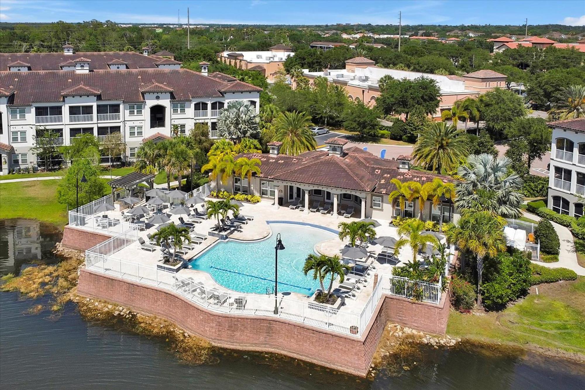 Loftly Luxury Modern Oasis 2BR 2BA apartment Windermere FL, near Disney, Universal Studios, Magic Kingdom, Pool, Gym, Patio, free cable, wifi, free parking