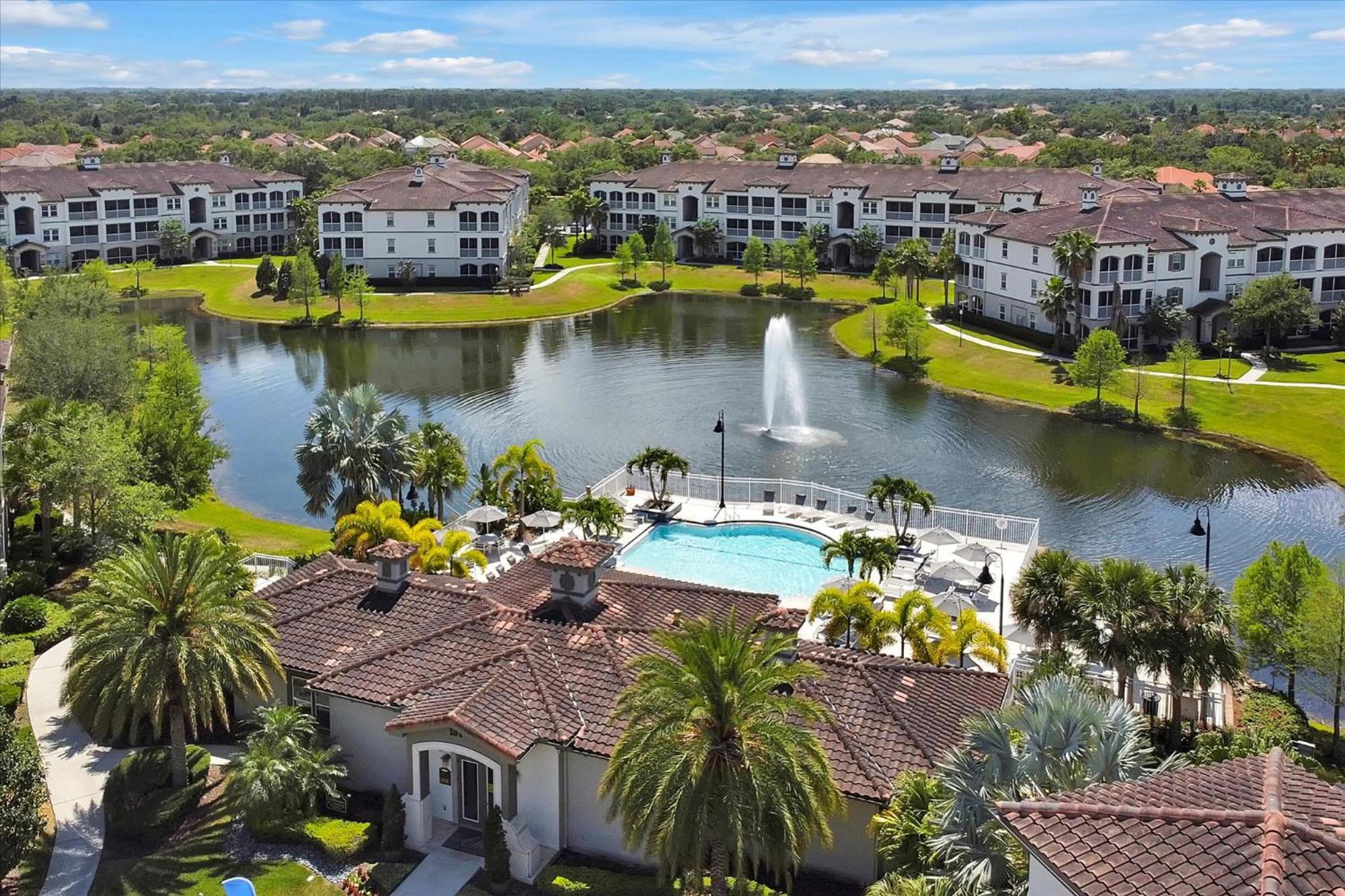 Loftly Luxury Modern Oasis 2BR 2BA apartment Windermere FL, near Disney, Universal Studios, Magic Kingdom, Pool, Gym, Patio, free cable, wifi, free parking