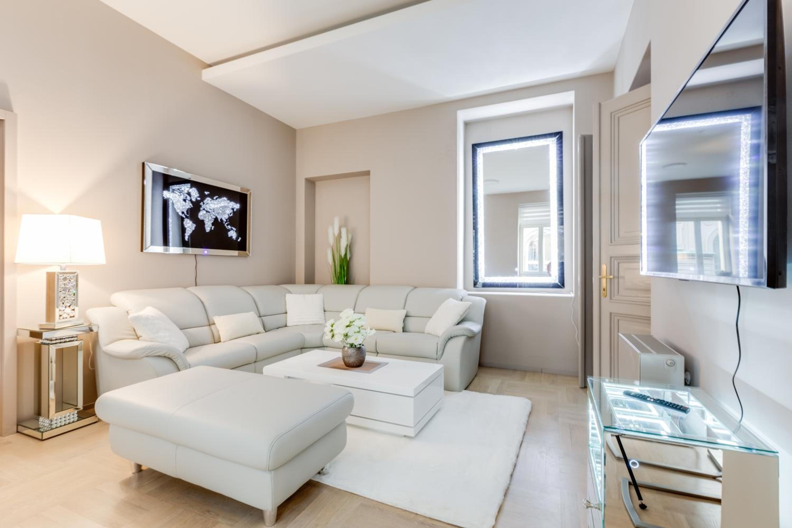 Royal Residence Apartments in the Heart of Prague