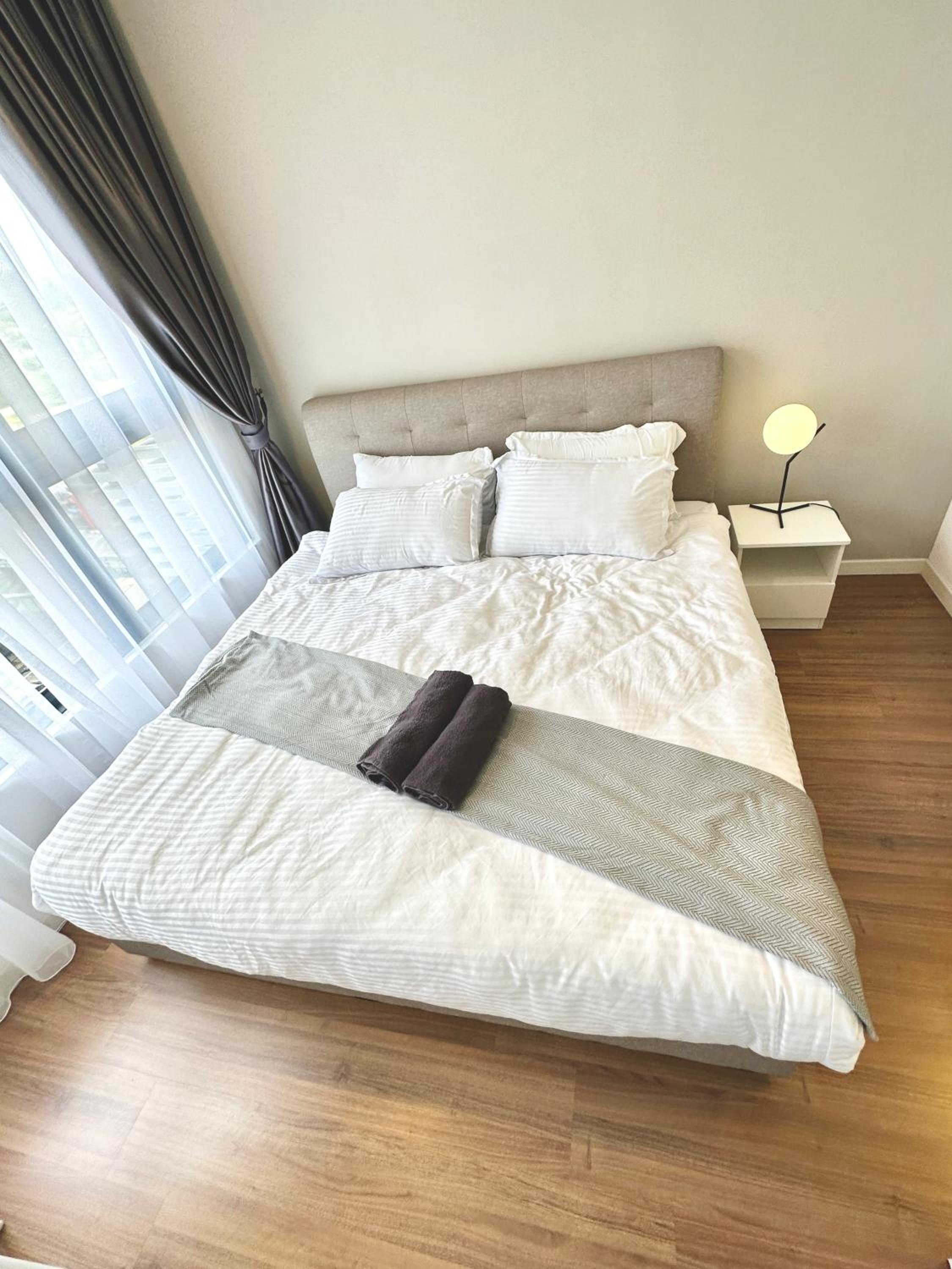 Mvertica 3room suite#6pax#5mint To Velocity#Netflix