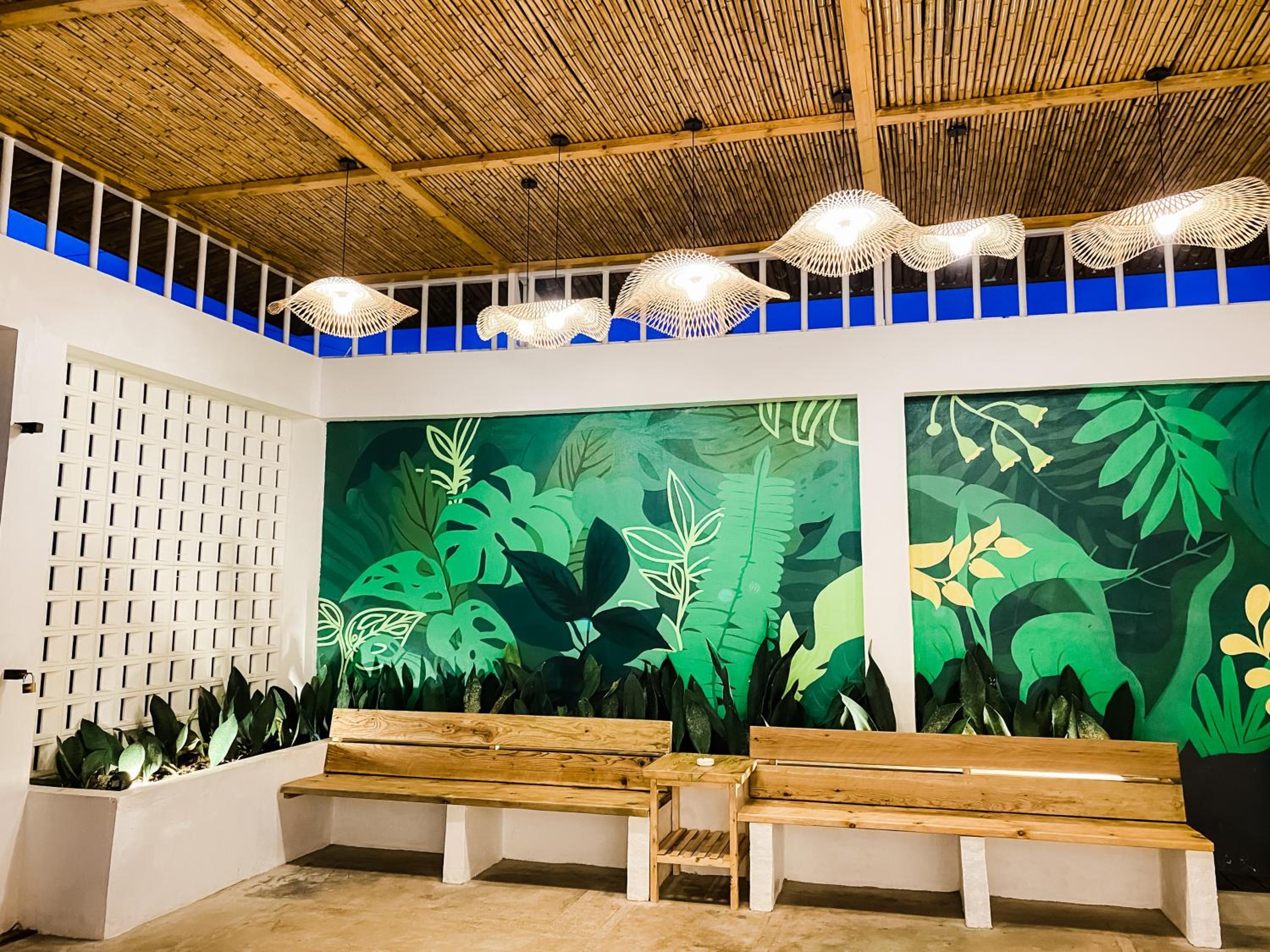 Holabay Resort