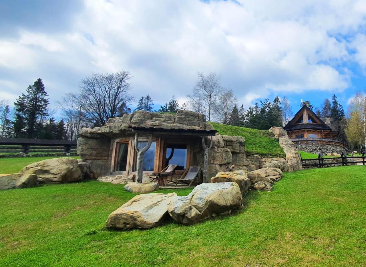 Osada Jaworzyny - Domek Hobbita z jaskinią SPA view 5