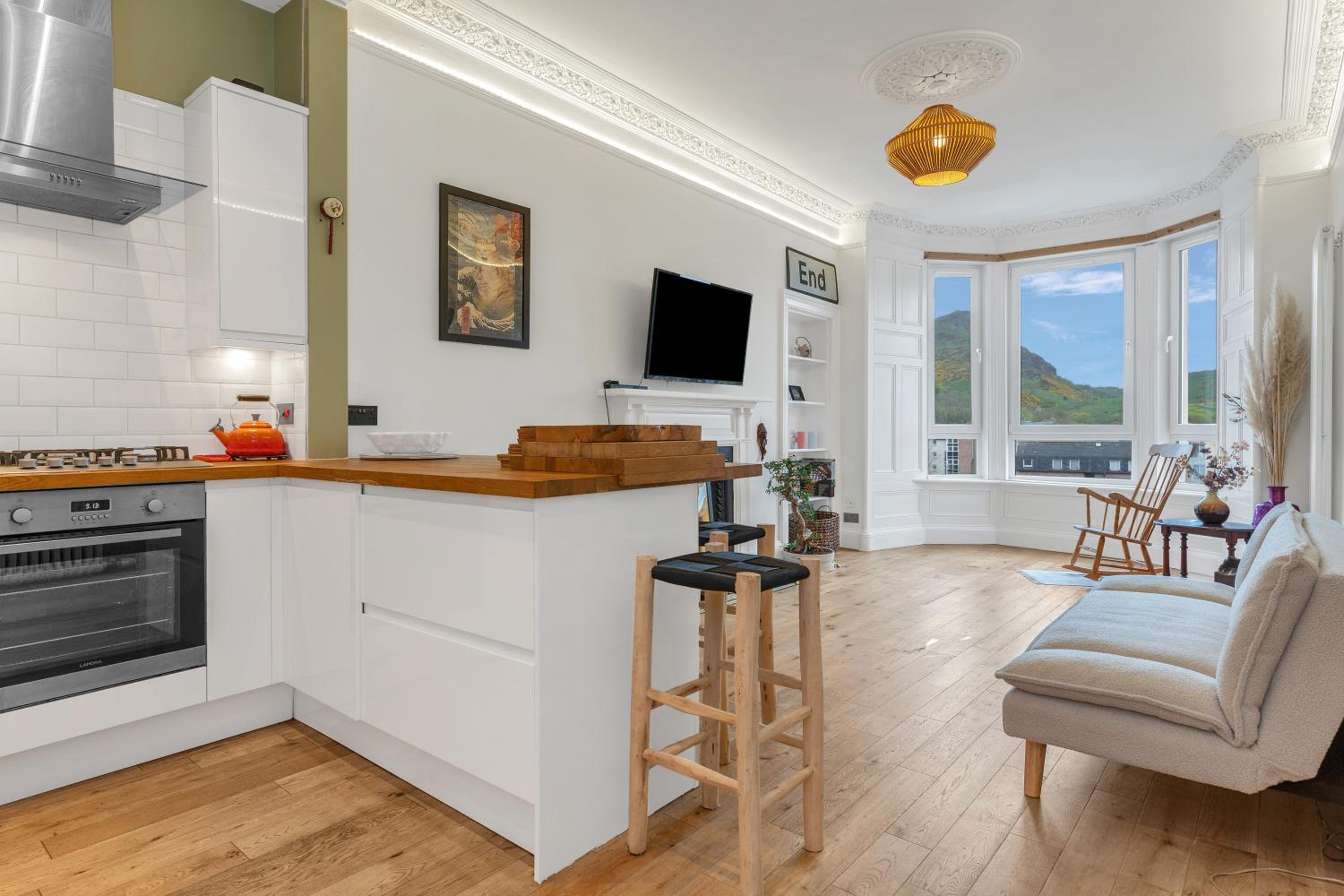 spacious flat, close to the city centre with scenic views view 3