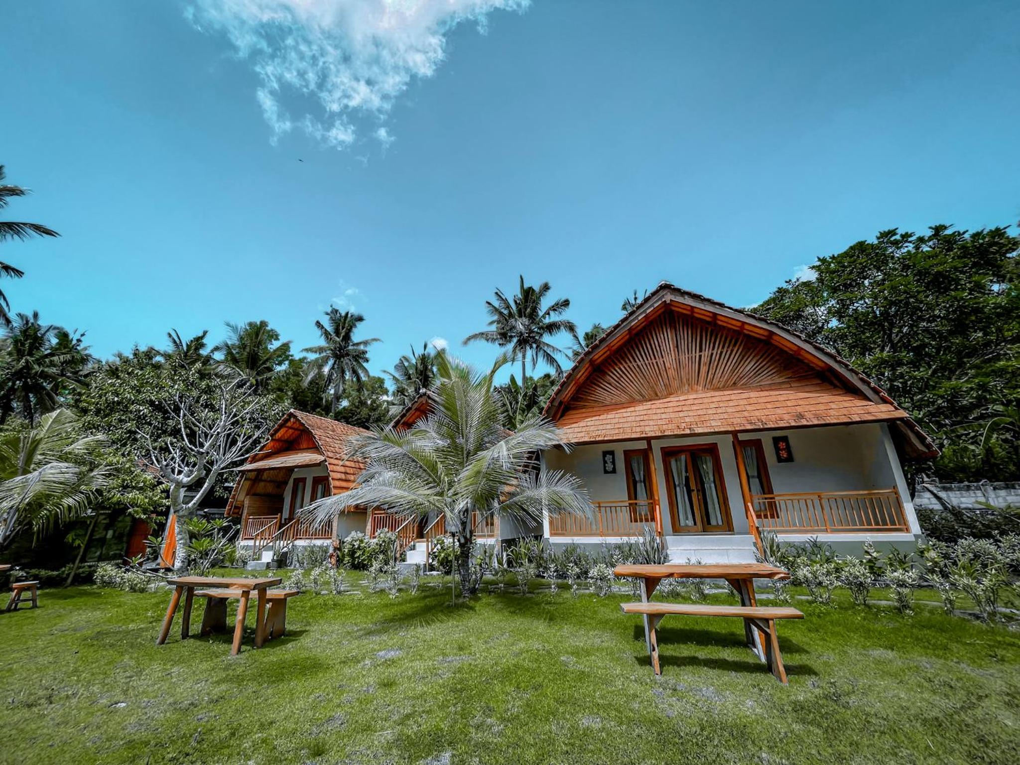 Mertha Sari Bungalow & Tent space view 5