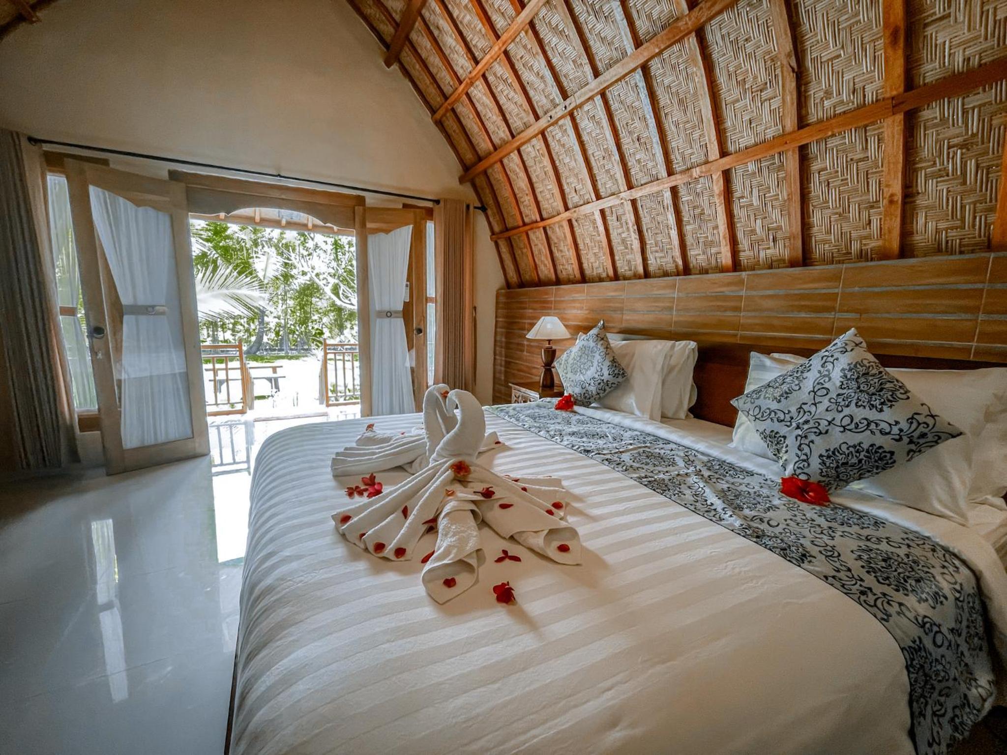 Mertha Sari Bungalow & Tent space view 2