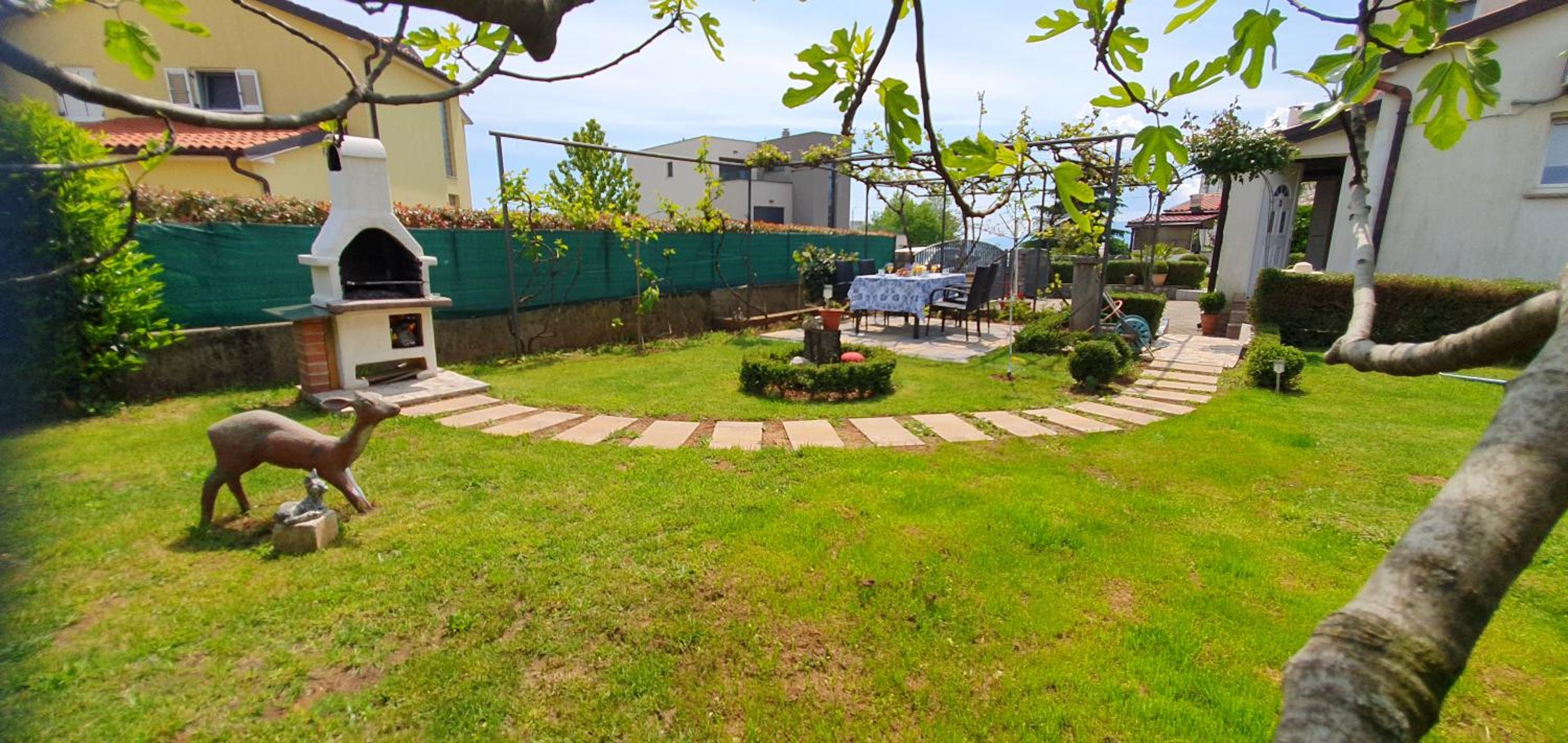 APARTMENTS VILLA BARE - Sea View & Private Parking