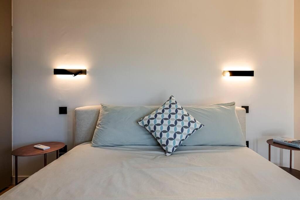 Stylish Contemporary Penthouse - Hip Athens Centre