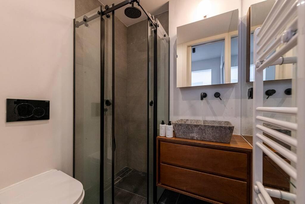 Stylish Contemporary Penthouse - Hip Athens Centre