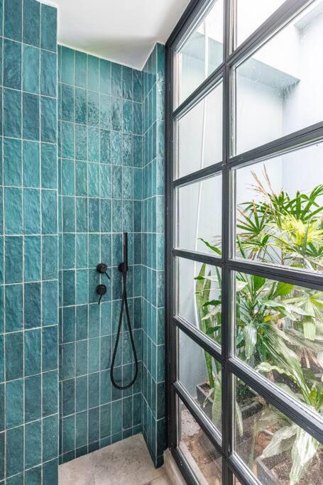Stylish Contemporary Penthouse - Hip Athens Centre