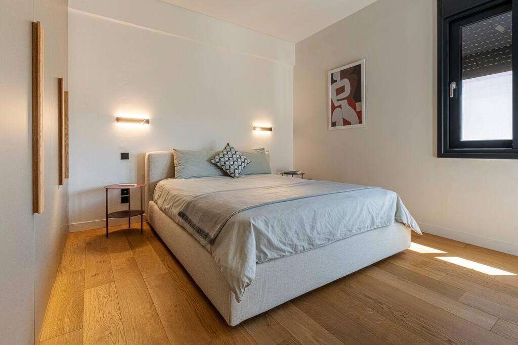 Stylish Contemporary Penthouse - Hip Athens Centre