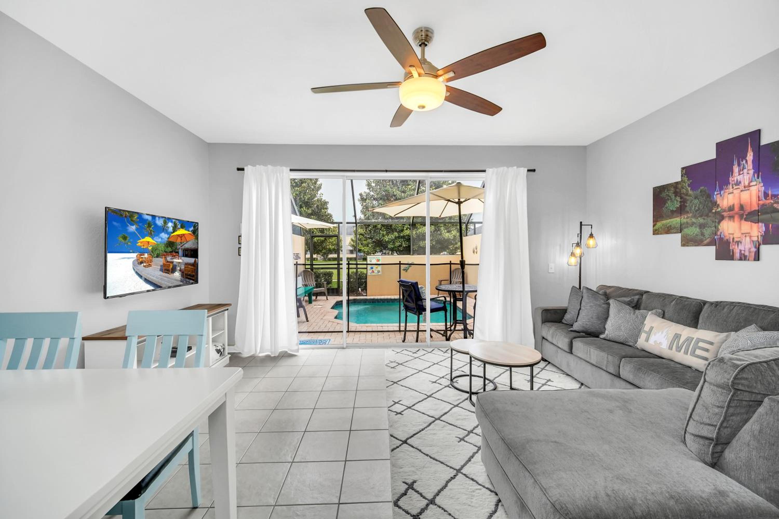 Townhome near Disney with pool Magic and Fun at Windsor