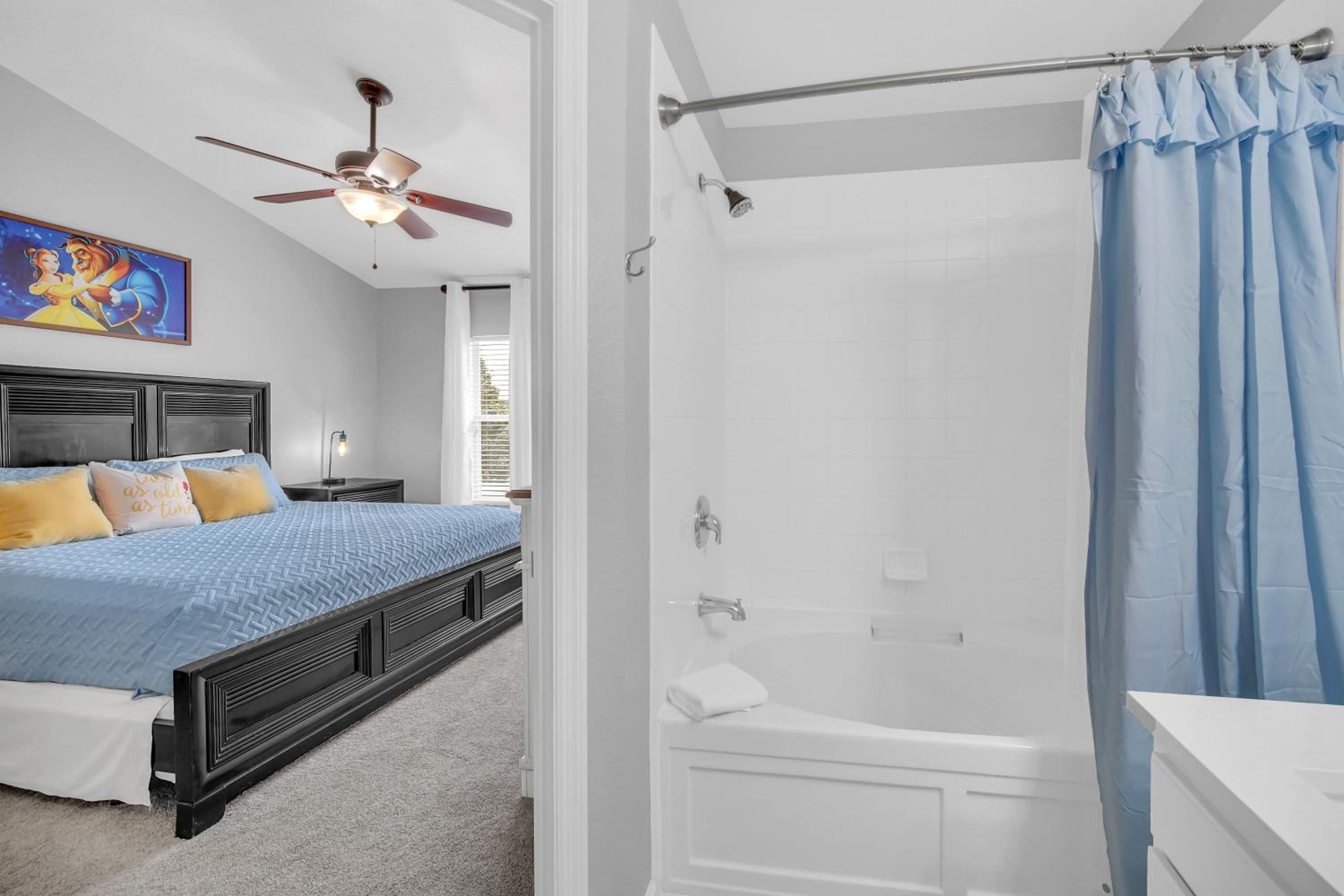 Townhome near Disney with pool Magic and Fun at Windsor