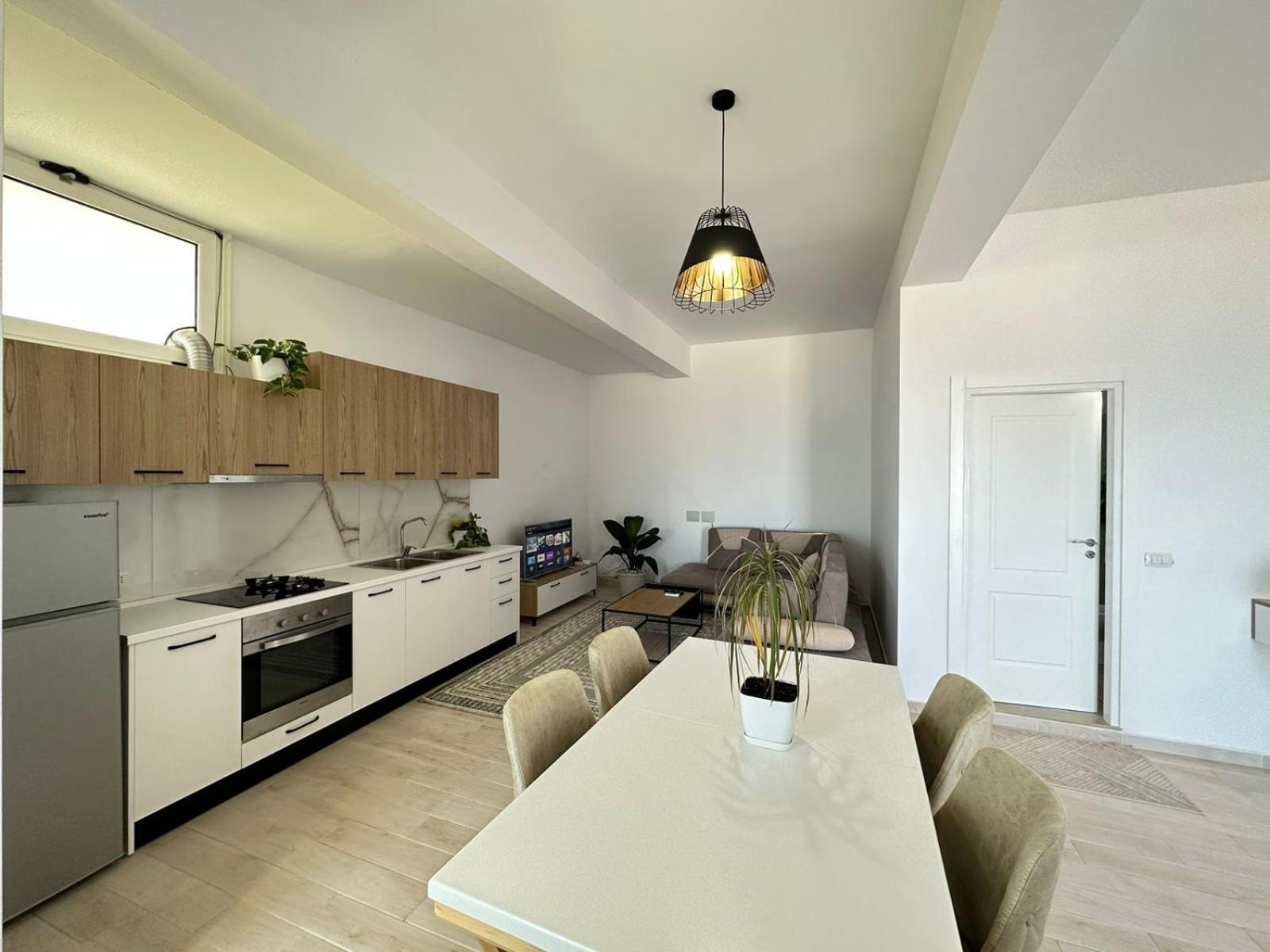 Perla Luxury Apartment - Private Patio & Parking