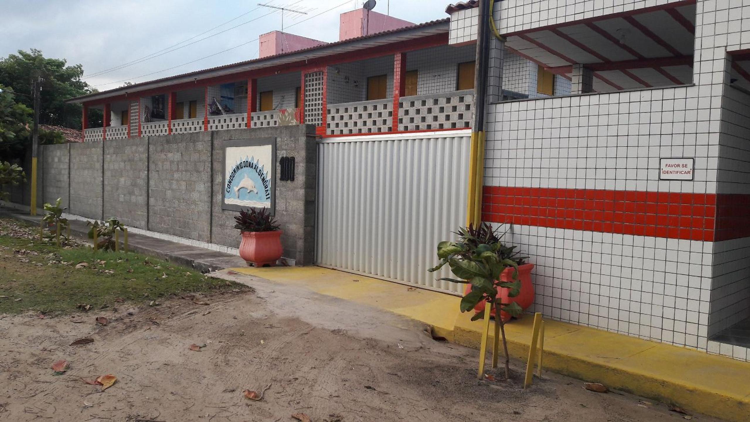 FLATS na Praia do Rio Âmbar, 40 m da praia, com 60 m2, cozinha completa, 2 quartos com ar condicionado, acomoda 8 pessoas, piscinas, área de lazer, WIFI, c
