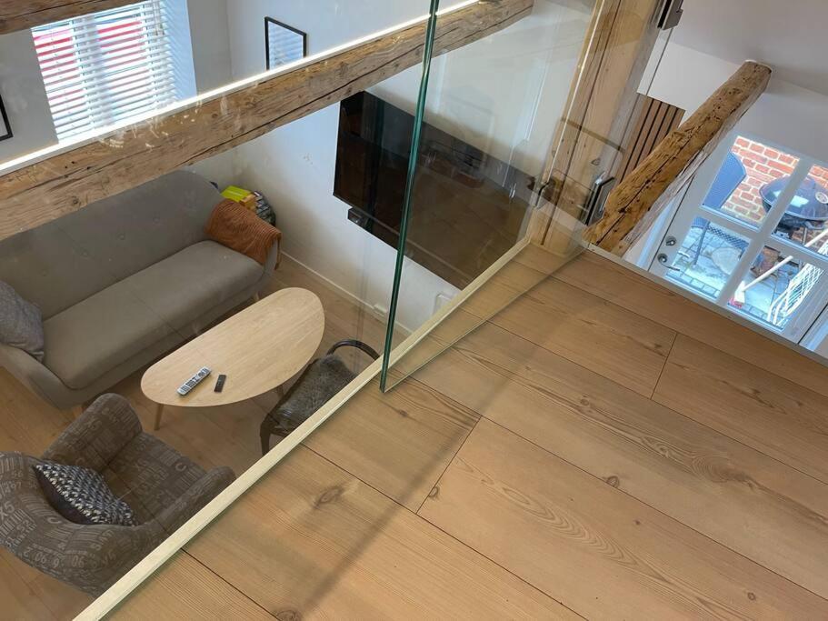 Hyggeligt lille byhus lige mellem havnen og bytorv