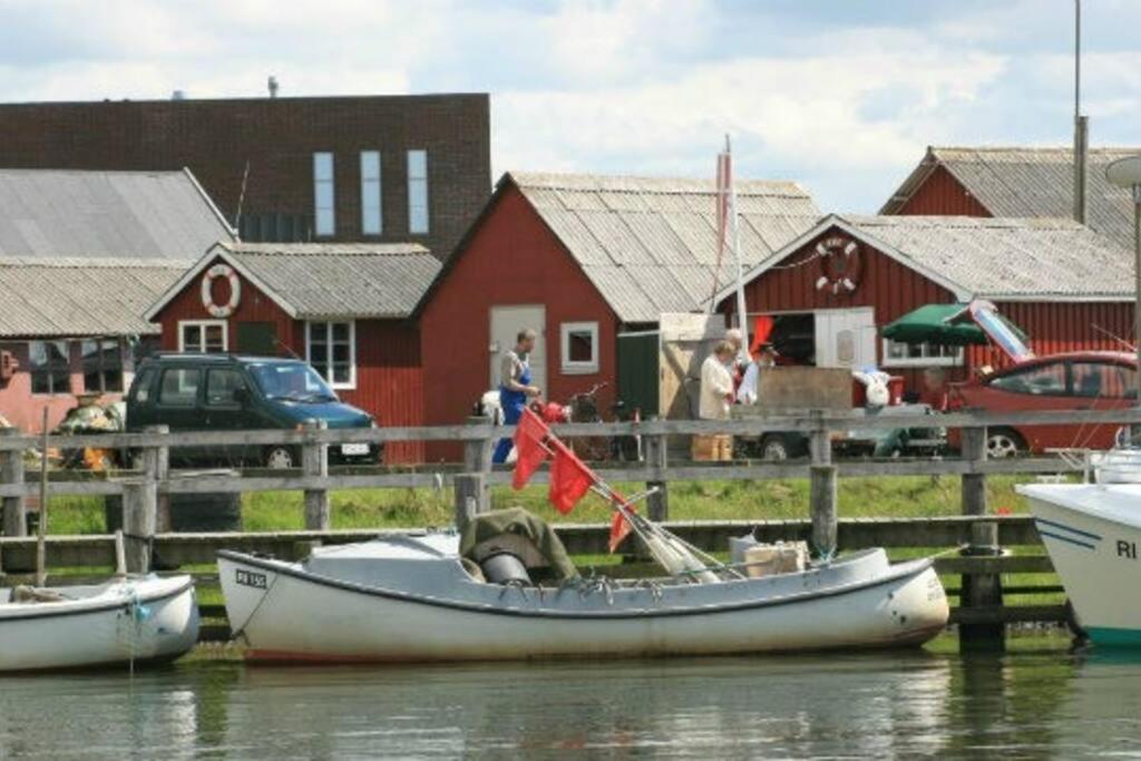 Hyggeligt lille byhus lige mellem havnen og bytorv