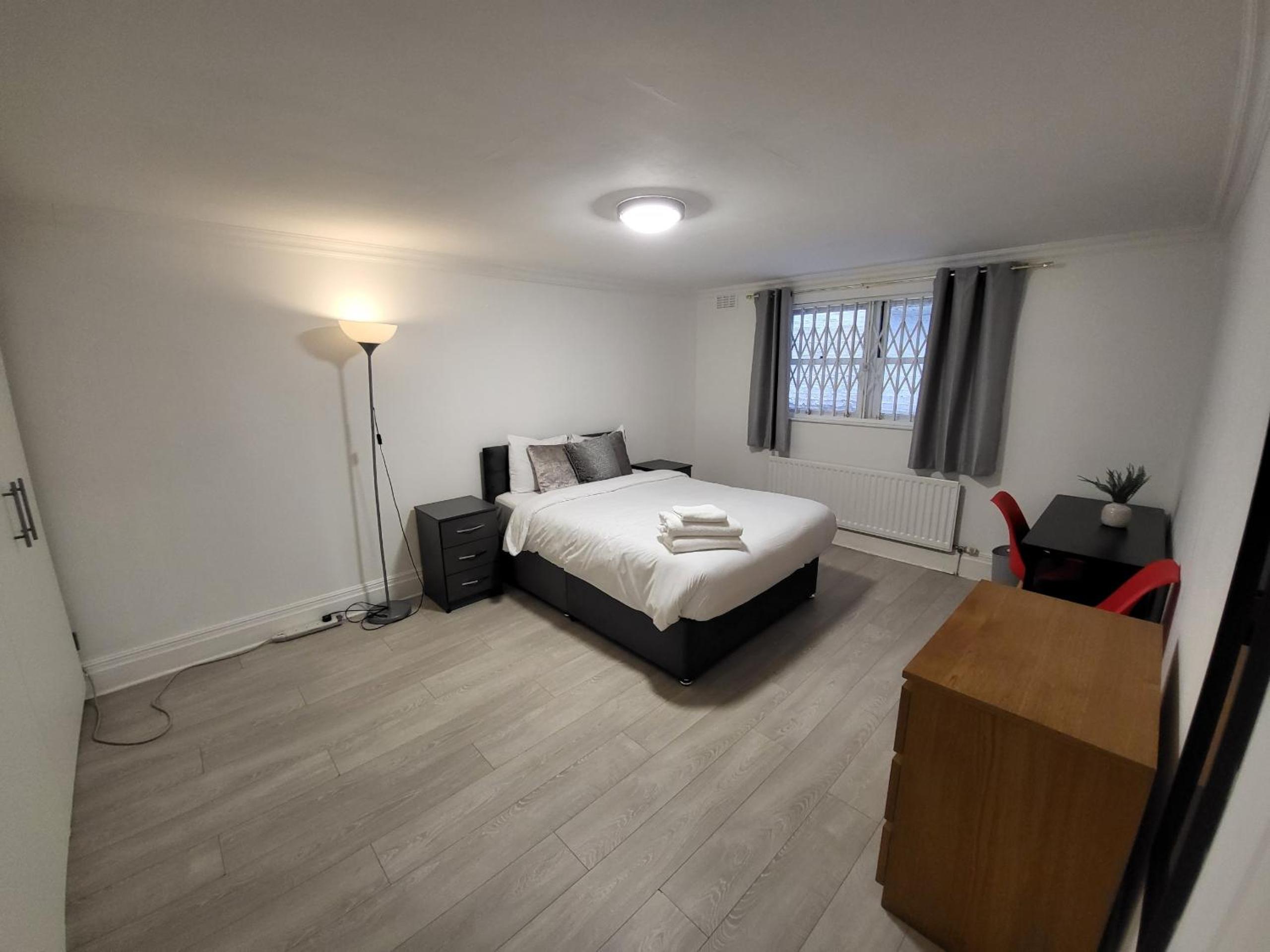 Cosy Apartment By Clapham South Underground!
