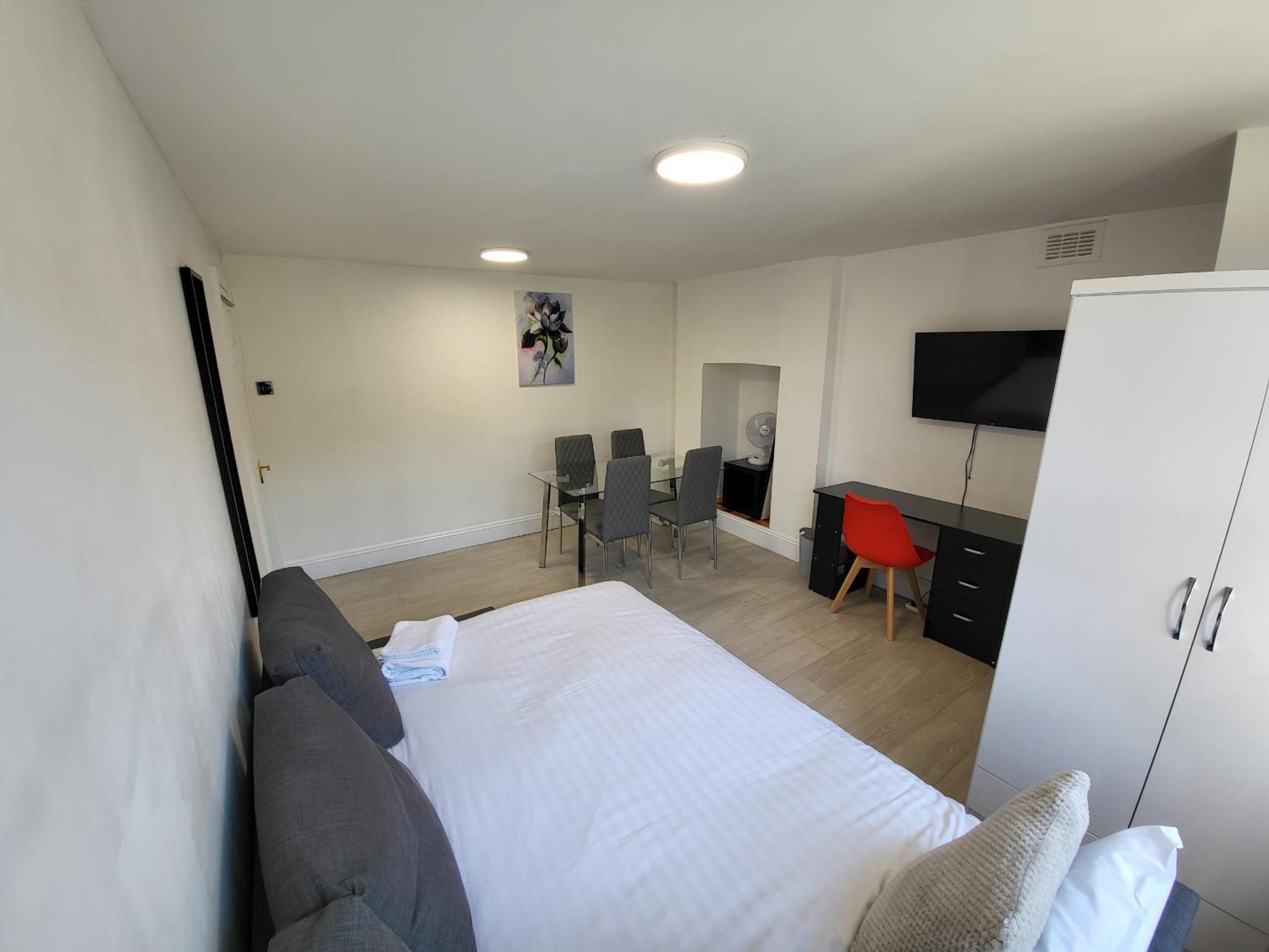 Cosy Apartment By Clapham South Underground!