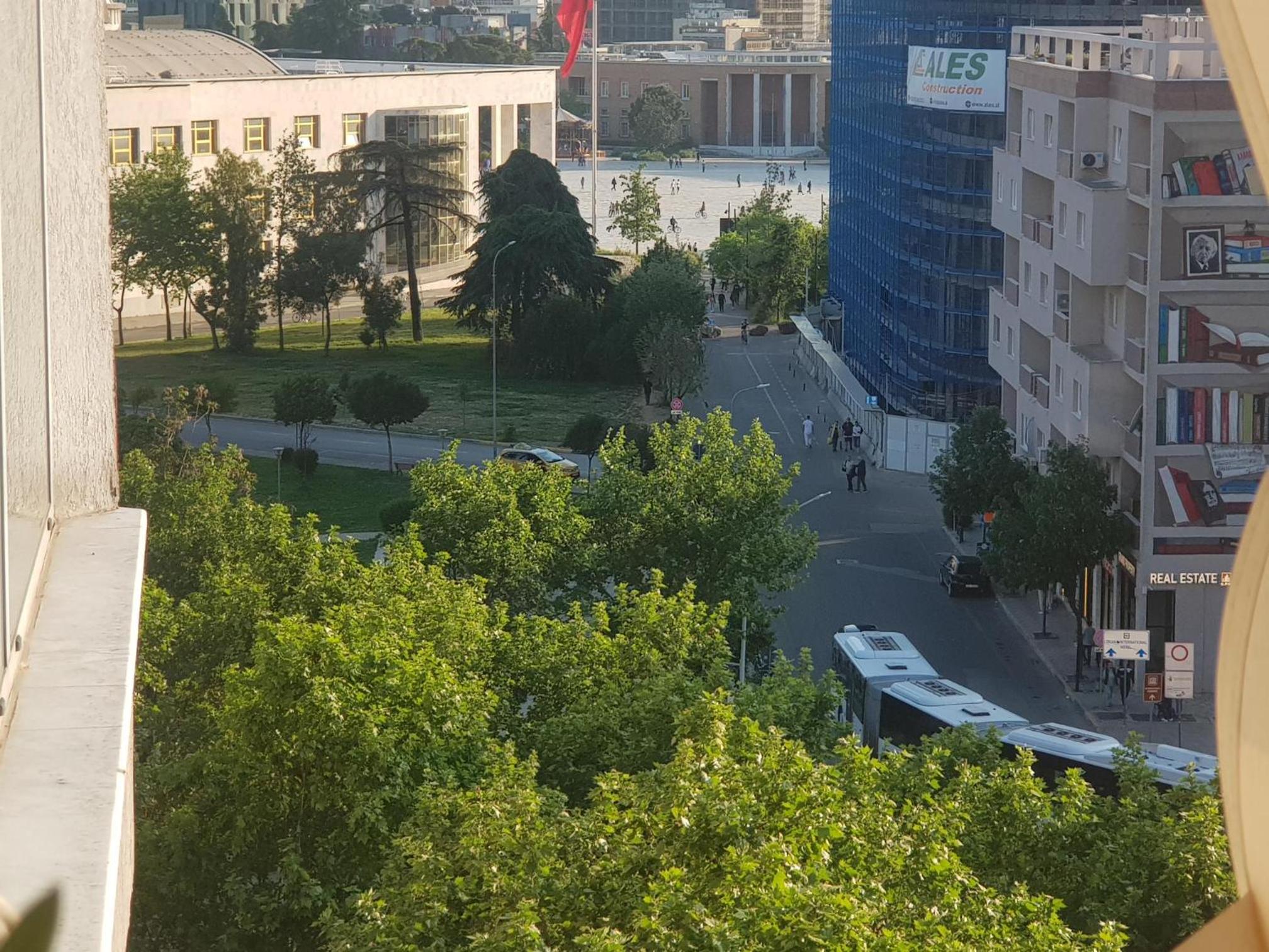 Tirana Center Apartment 12