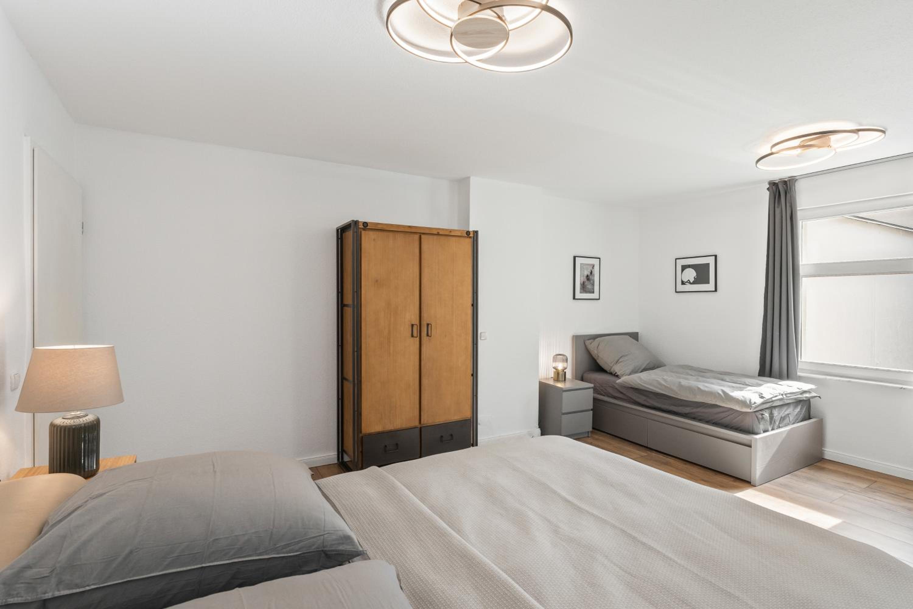 The Remise Mitte Loft, 2 BR, 2 bathrooms, living room, group & family friendly, 4- 7 Guests